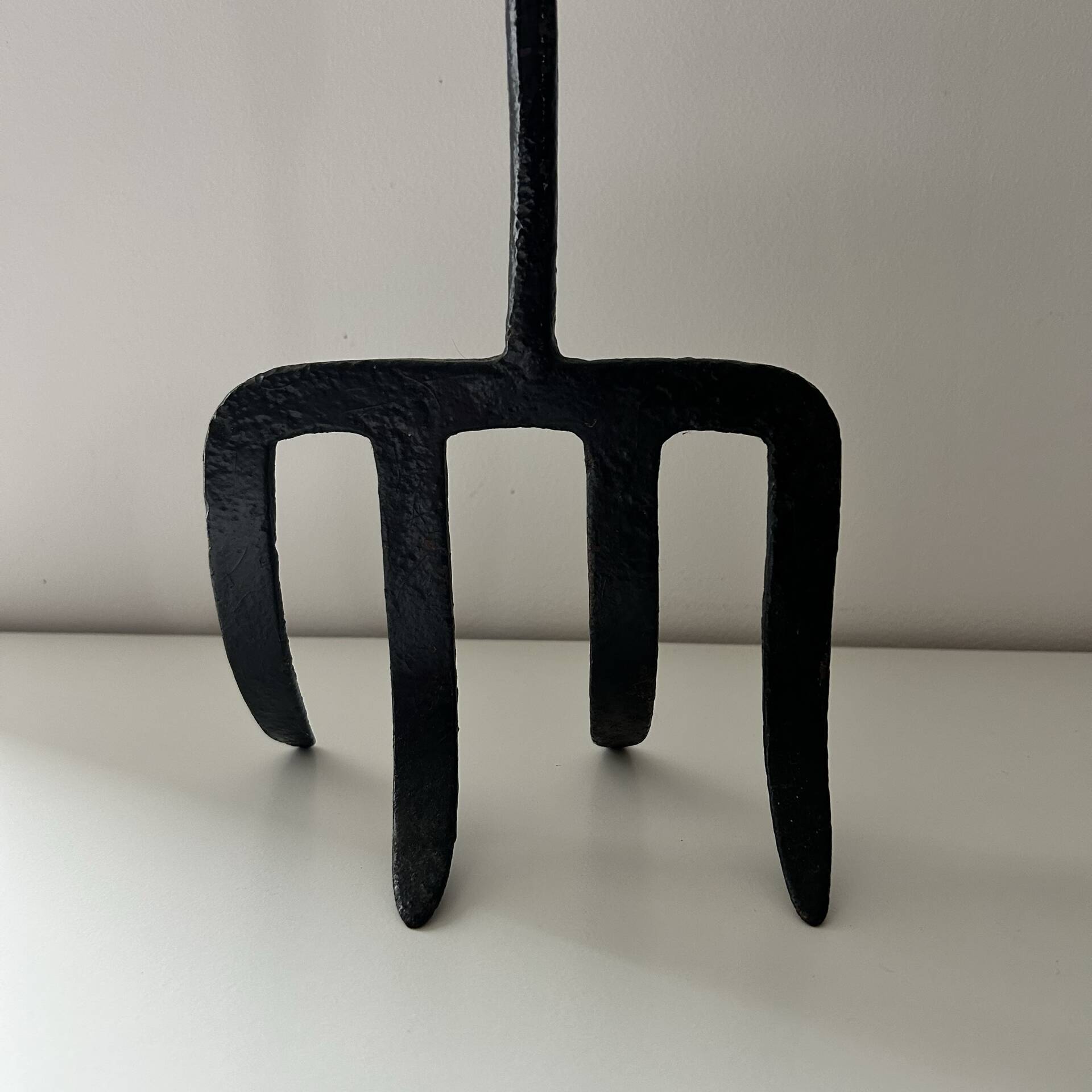 Brutalist sculpture lamp base