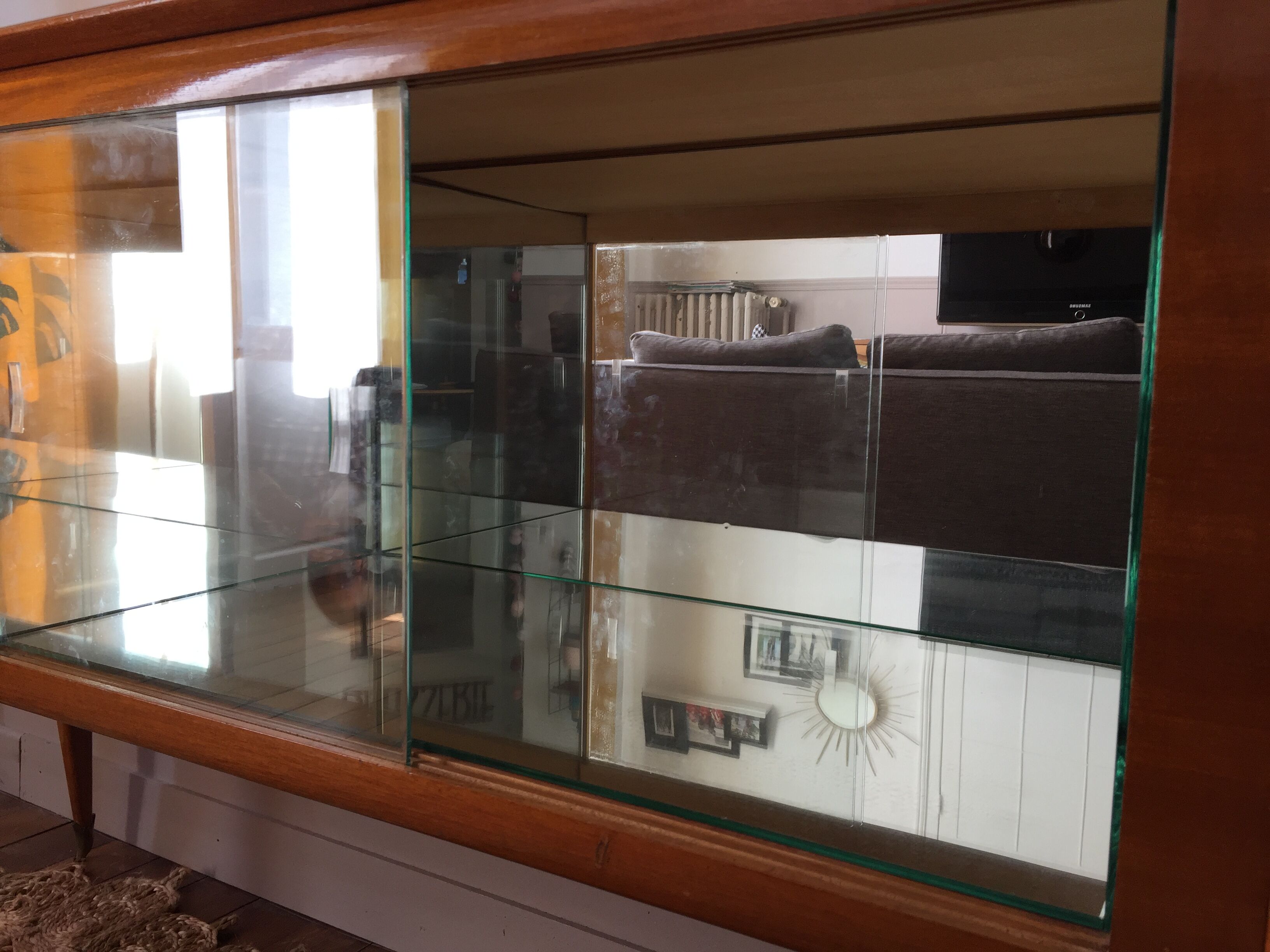 Sideboard vintage feet compass