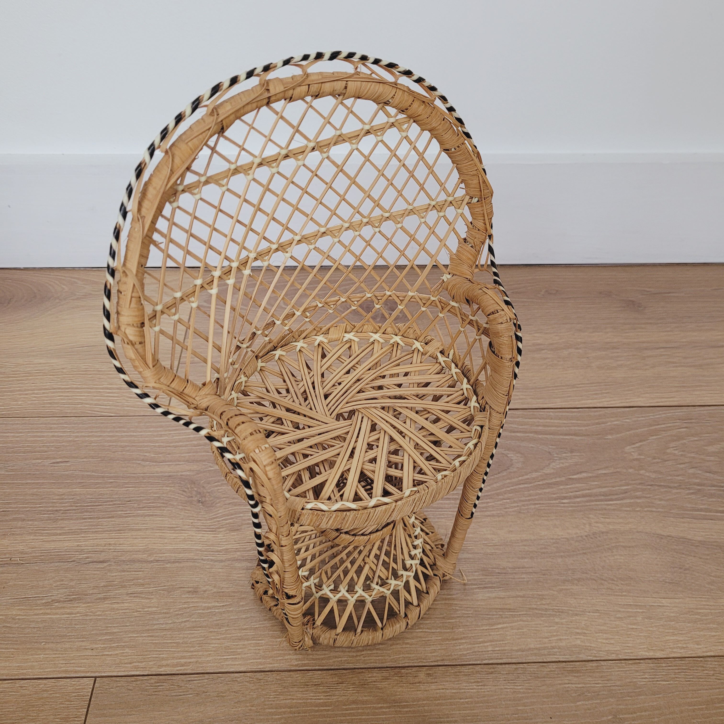 Armchair Emmanuelle doll