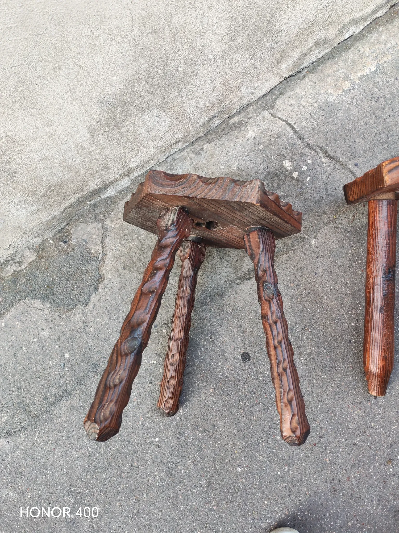 Pair of tripod stools in brutalist style made of pine, Catalonia 1960.
