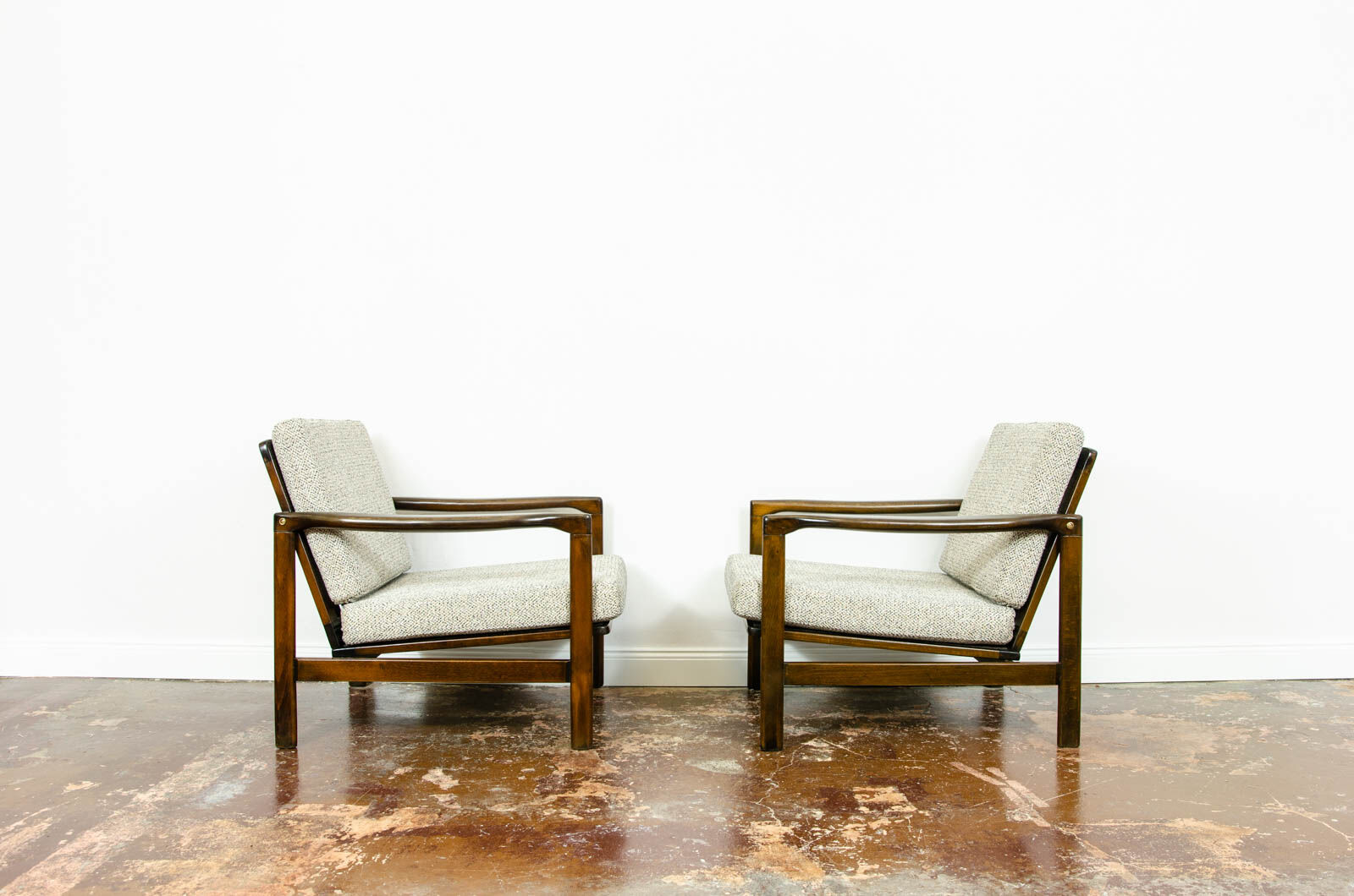 Pair of B-7522 armchairs by Zenon Bączyk