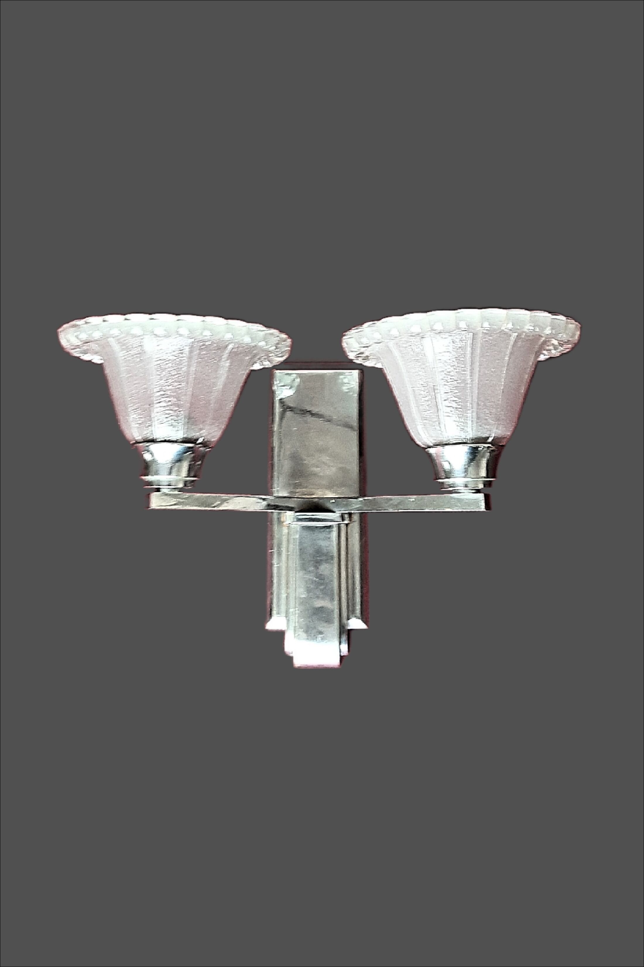 EZAN France pair of Art Deco period wall lights