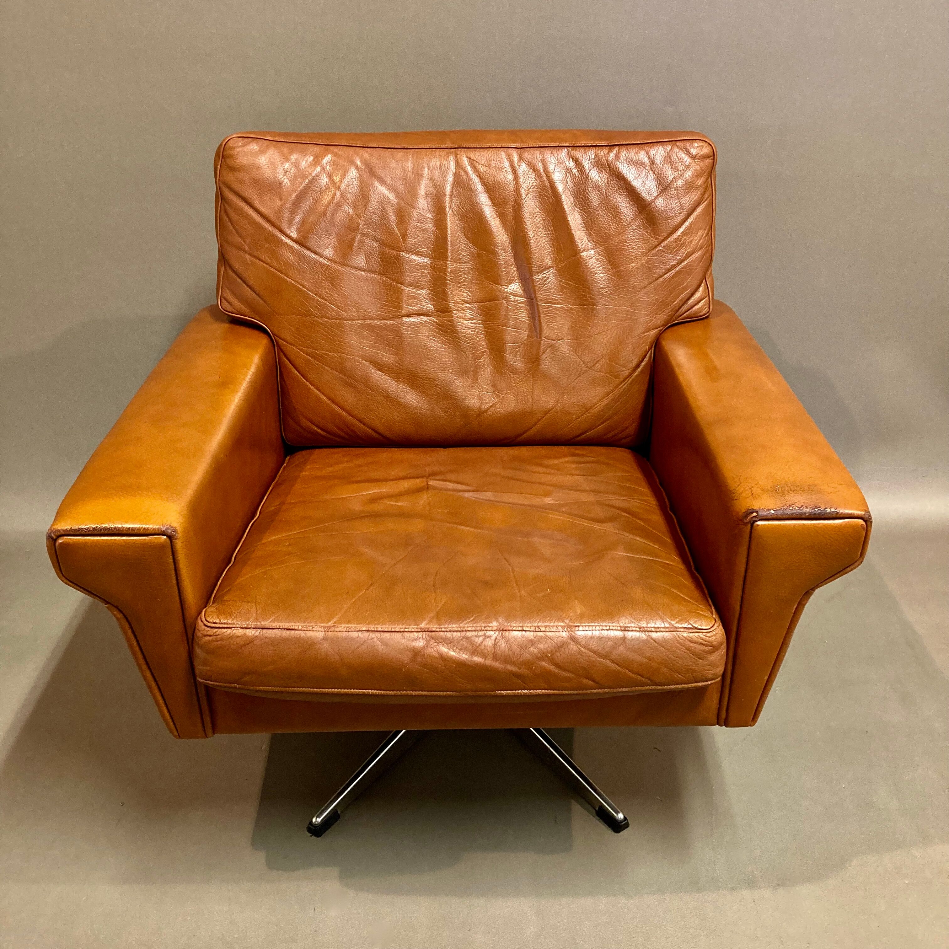 Swivel armchair leather Scandinavian design 1950.