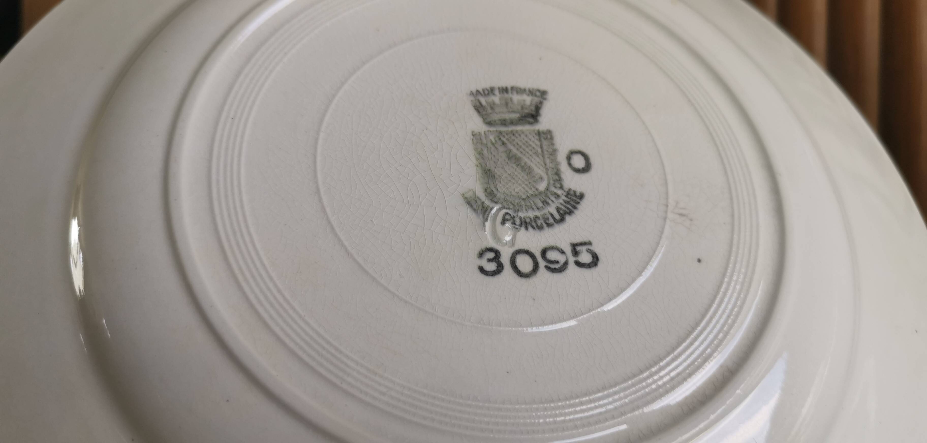 4 Terre de Fer Saint Amand et Hamage plates “Chicorée Williot” model