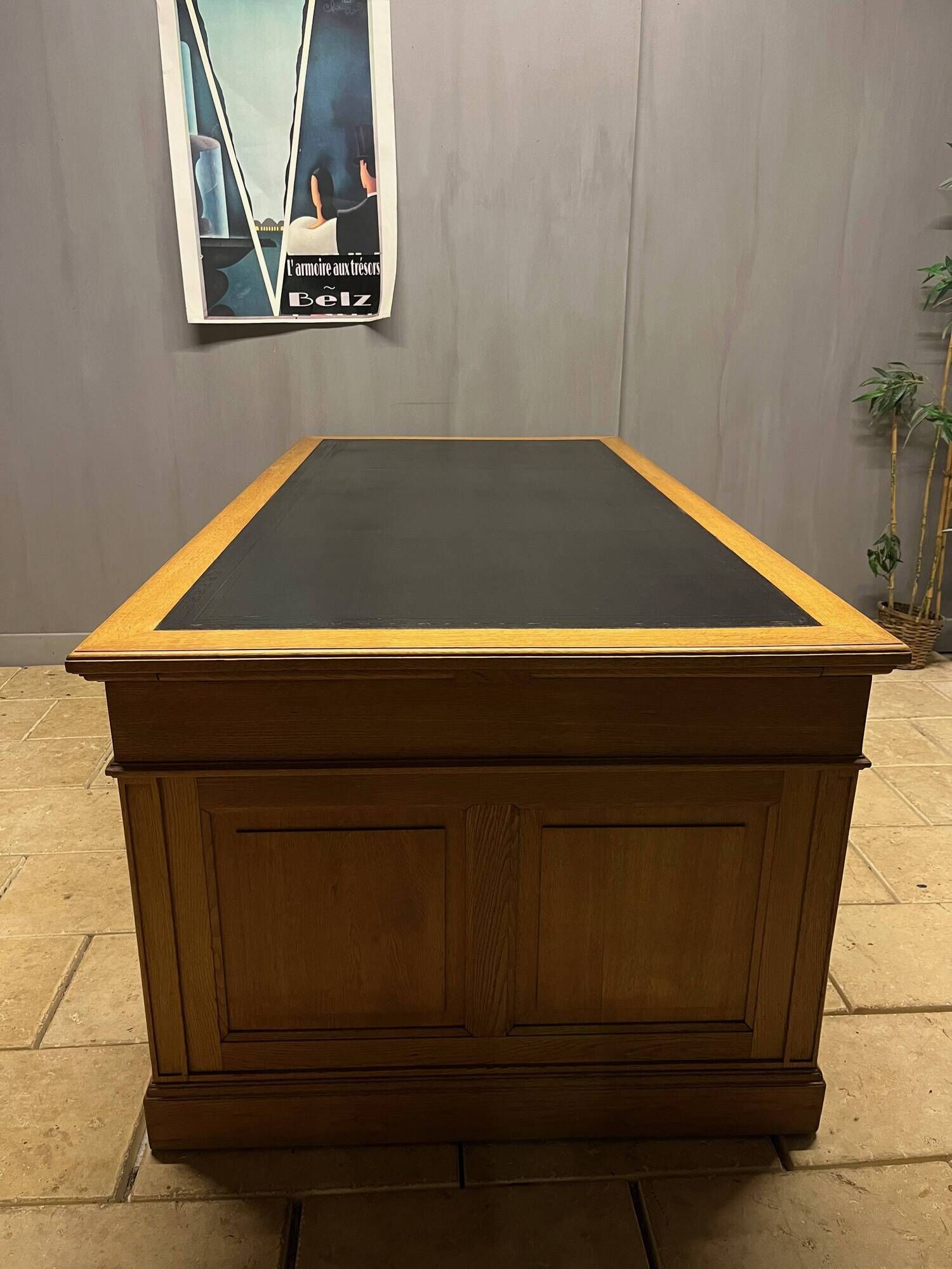 Large Desk "Banque De France" Oak and Leather Box Dish