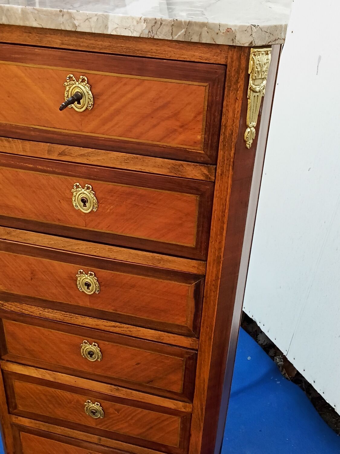 Weekly chess of drawer in marquetry