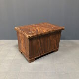 Popular art box with striped pattern