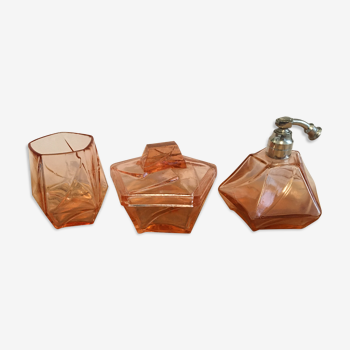 Nécessaire de toilette en verre rose début XXeme