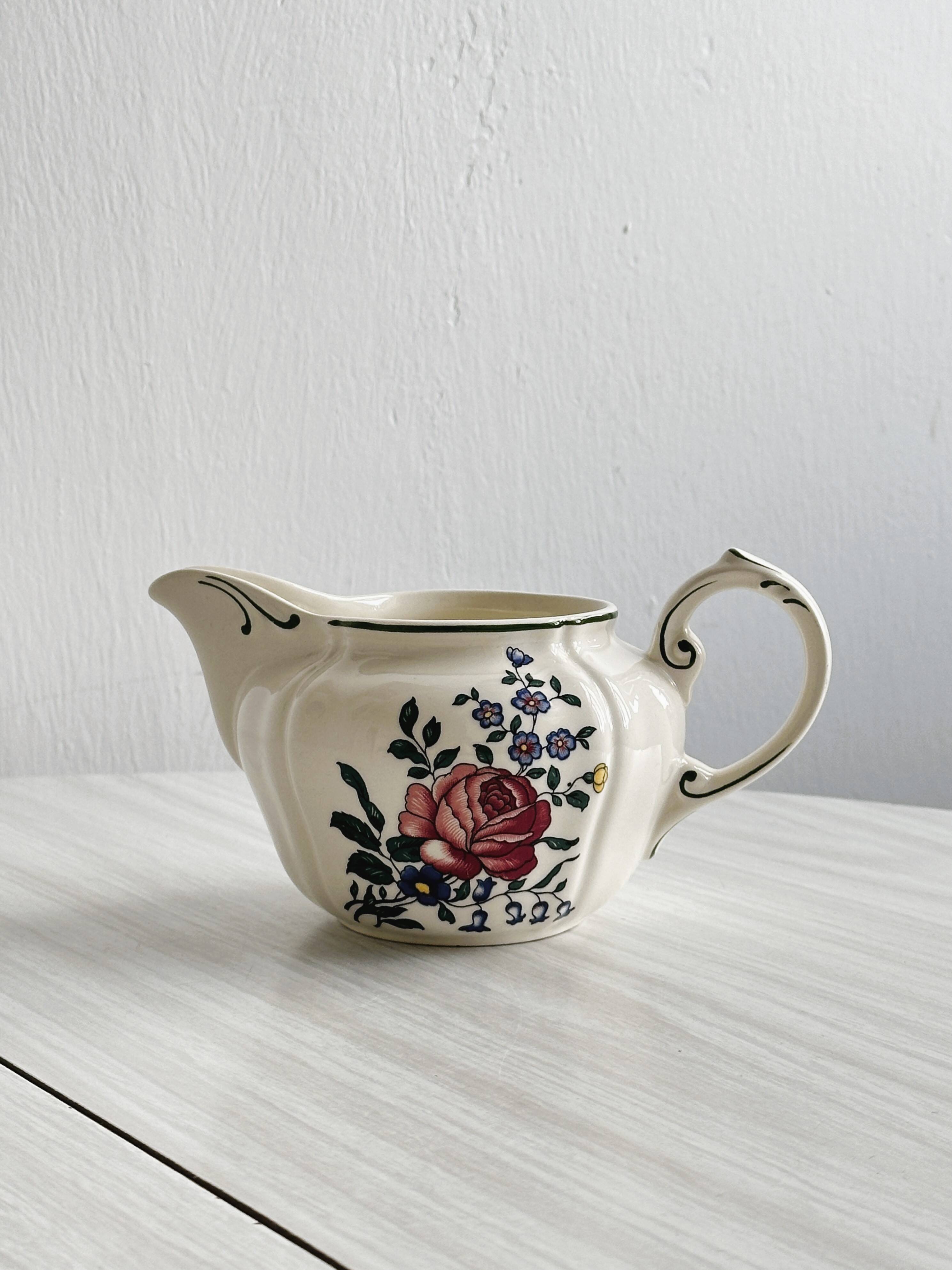 Villeroy & Boch Alt Strasbourg milk jug - gravy boat.