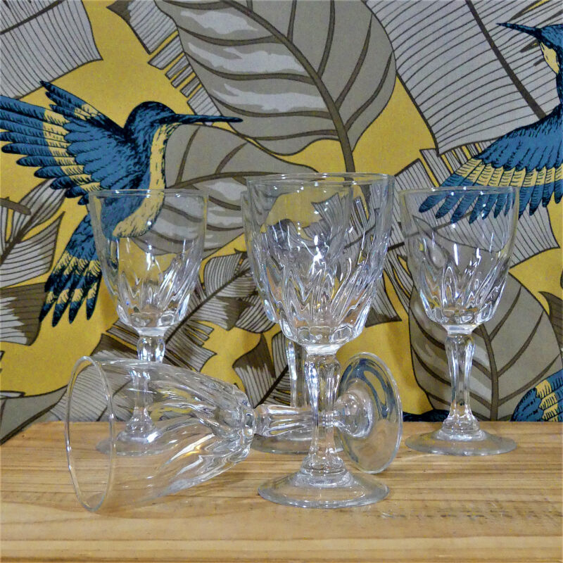 Five vintage white wine glasses 70s Luminarc