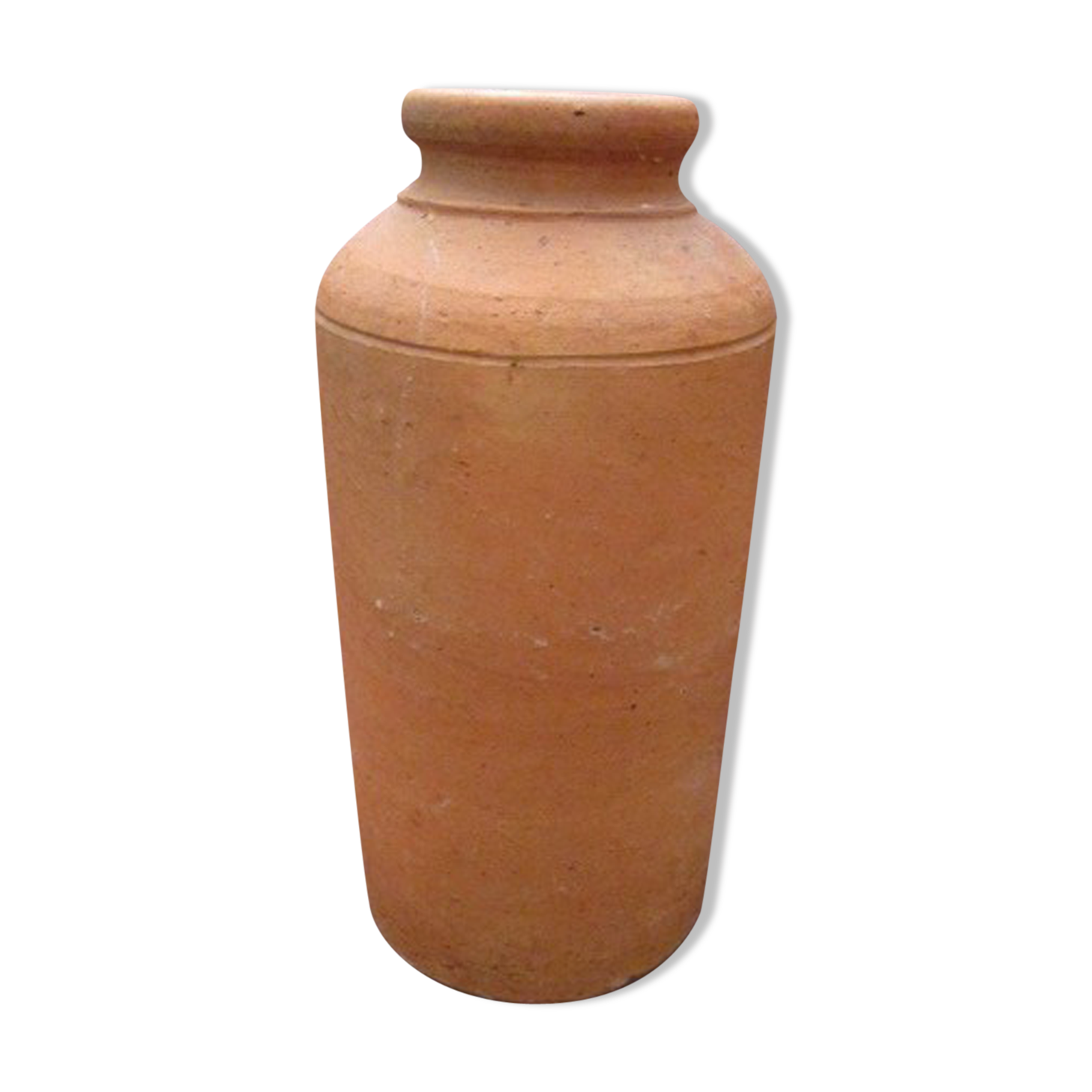 Old cooked clay pot
