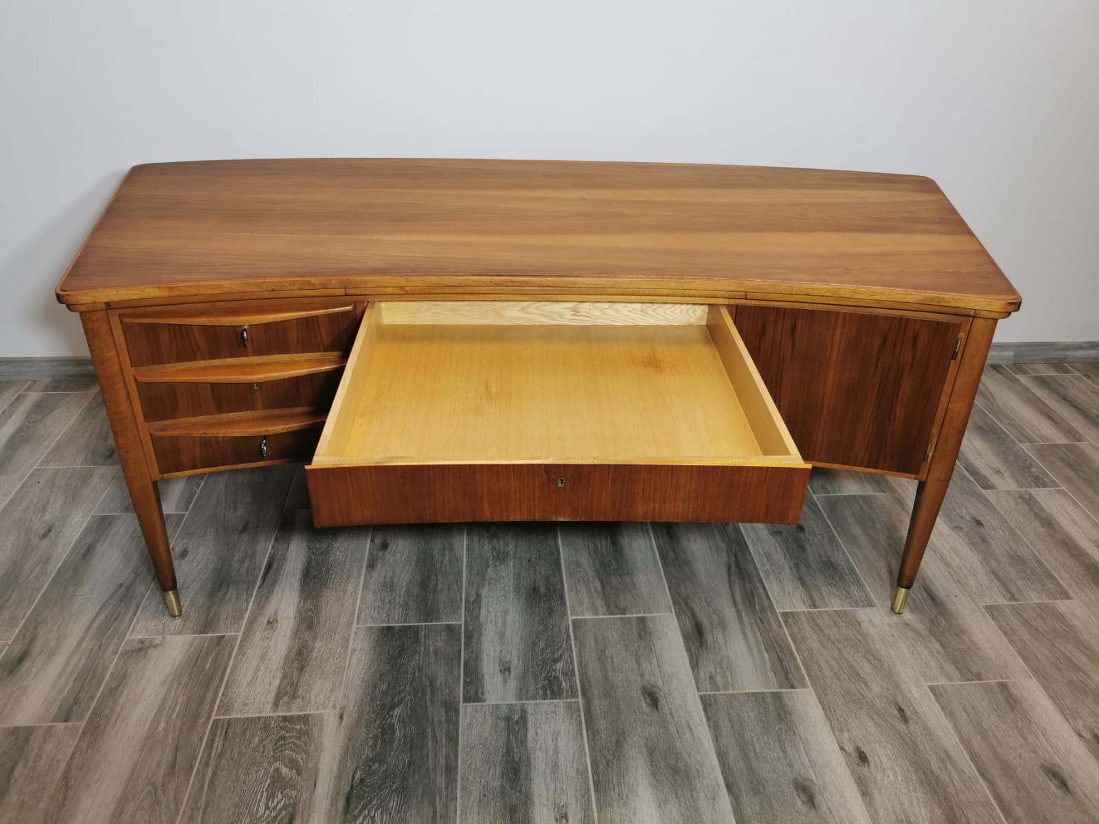 Bureau du milieu du siècle