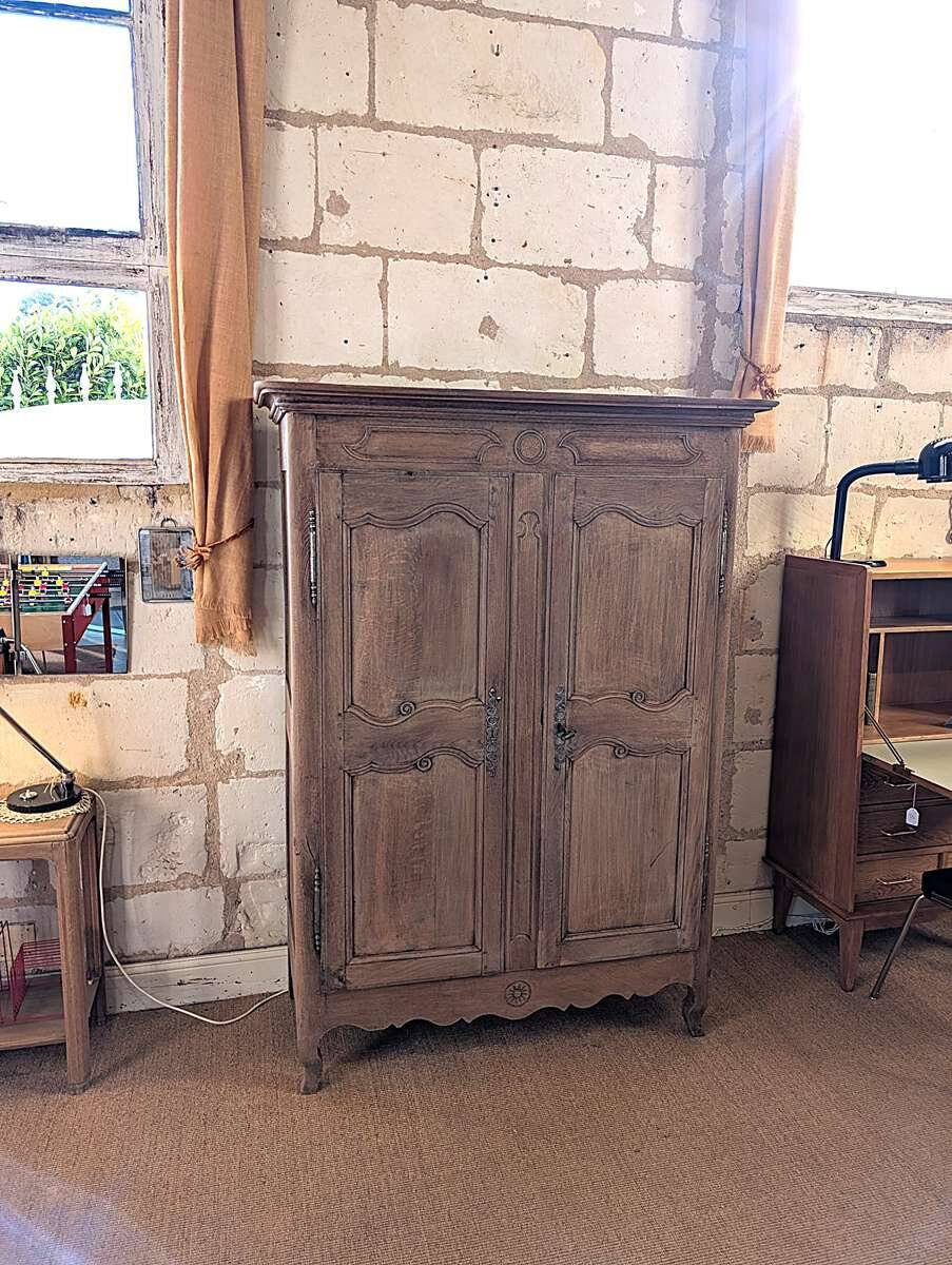 Old Angevin Bassette wardrobe