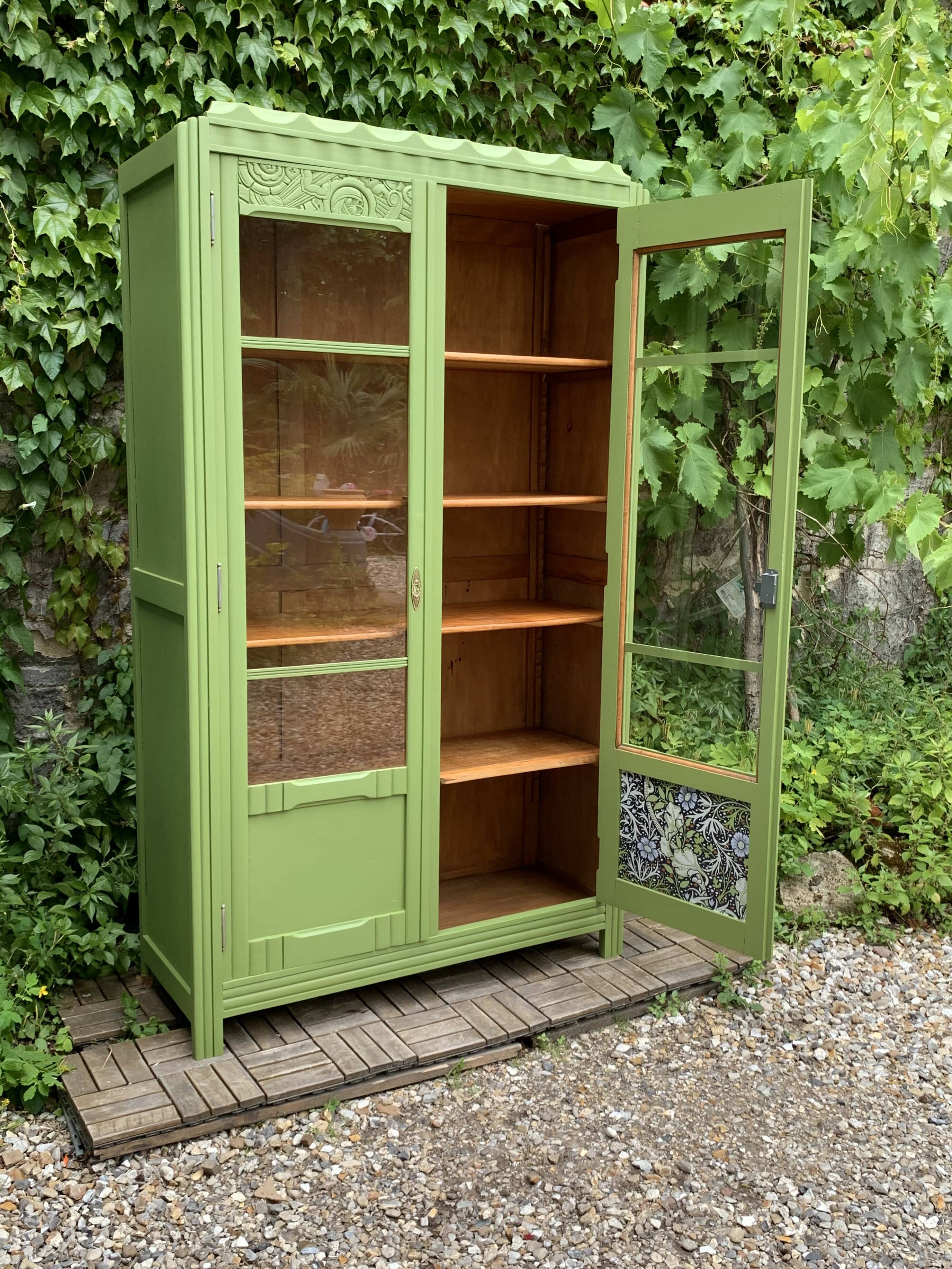 Armoire parisienne vitrée art déco 1930 kaki