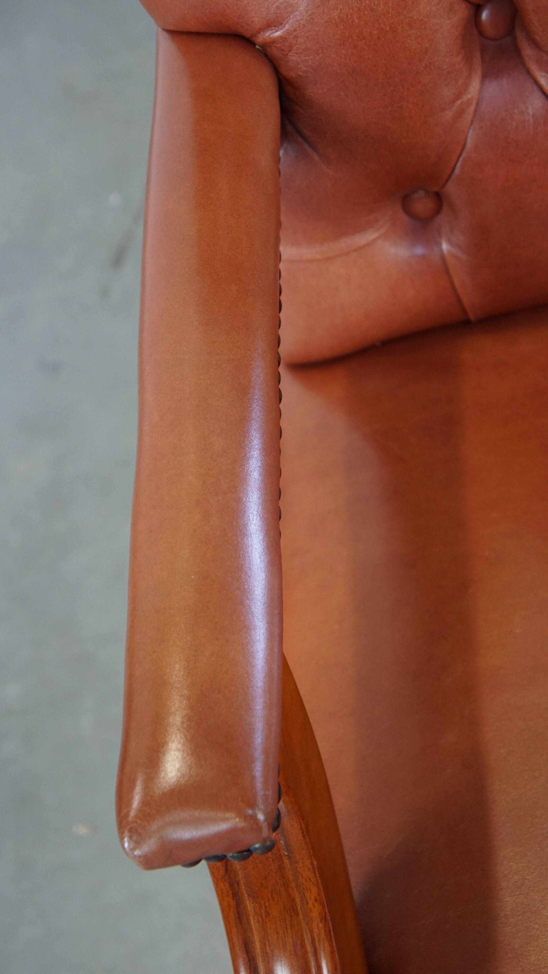 Height-adjustable leather English-style chesterfield office chair