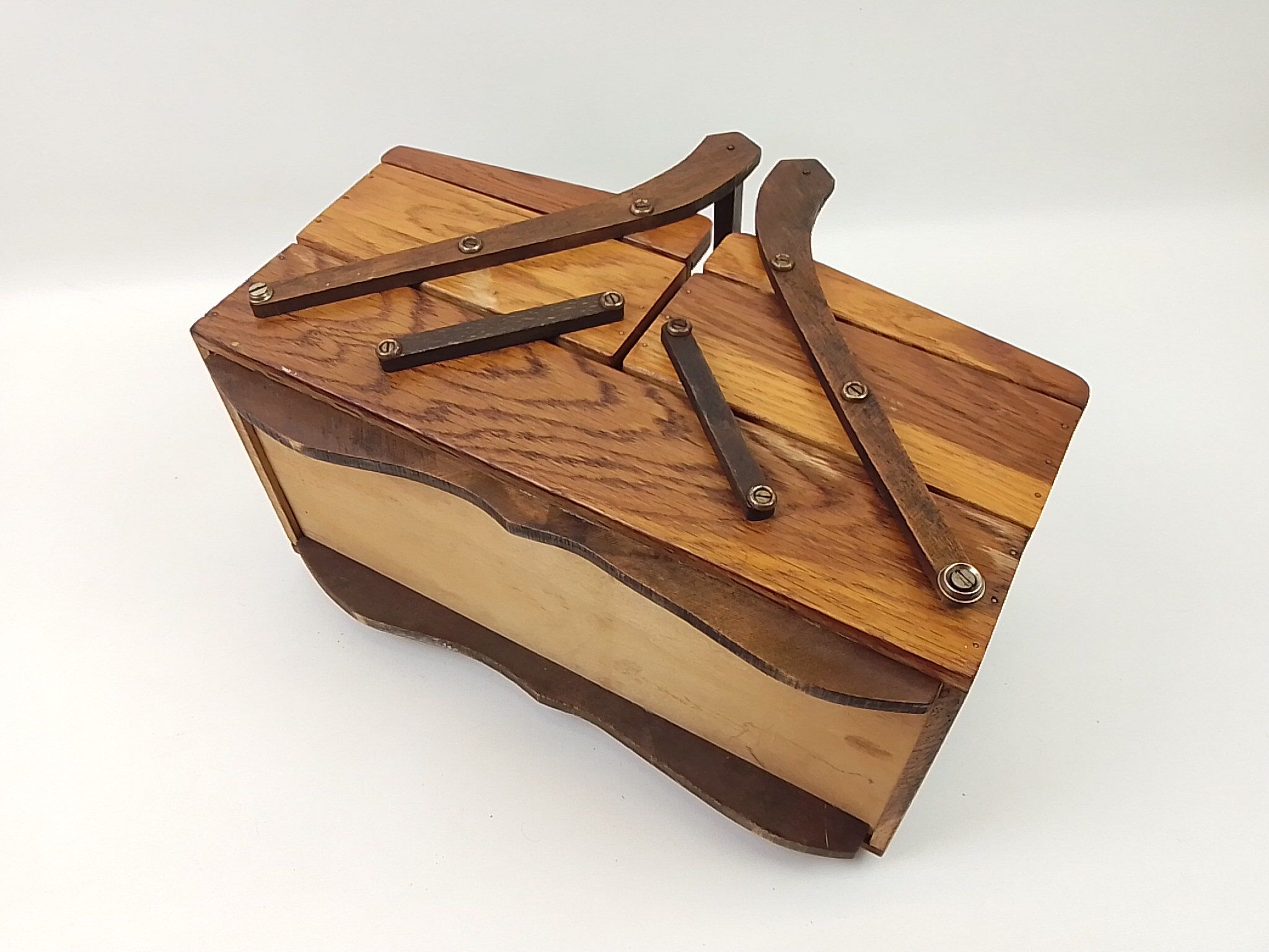 Wooden rust table worker