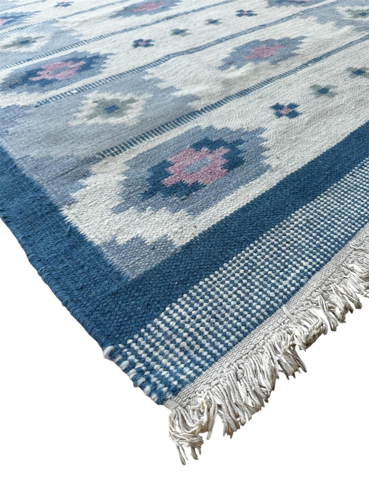 Handmade kilim rug 200cm x 140cm