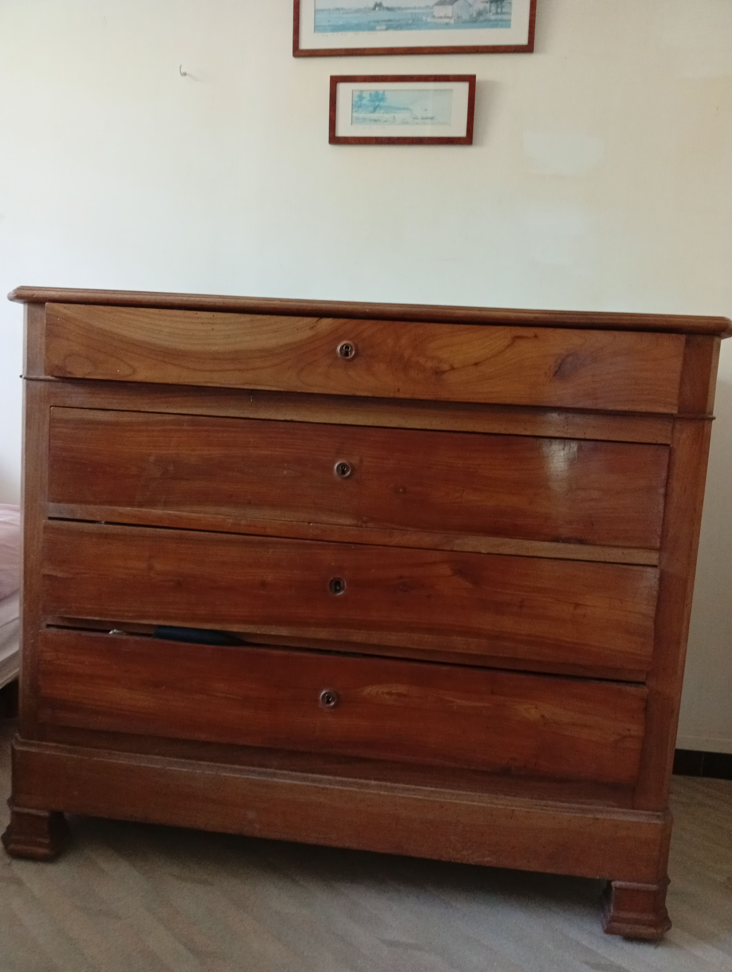 Commode en merisier style Louis Philippe