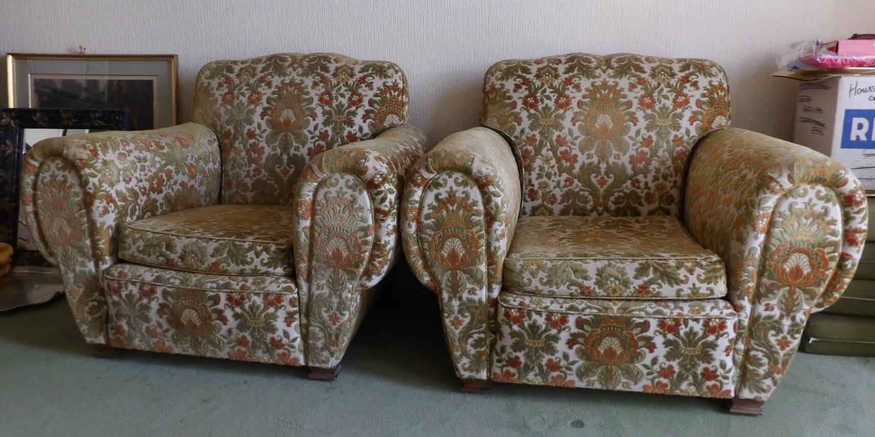 Paire de fauteuils club en tissu