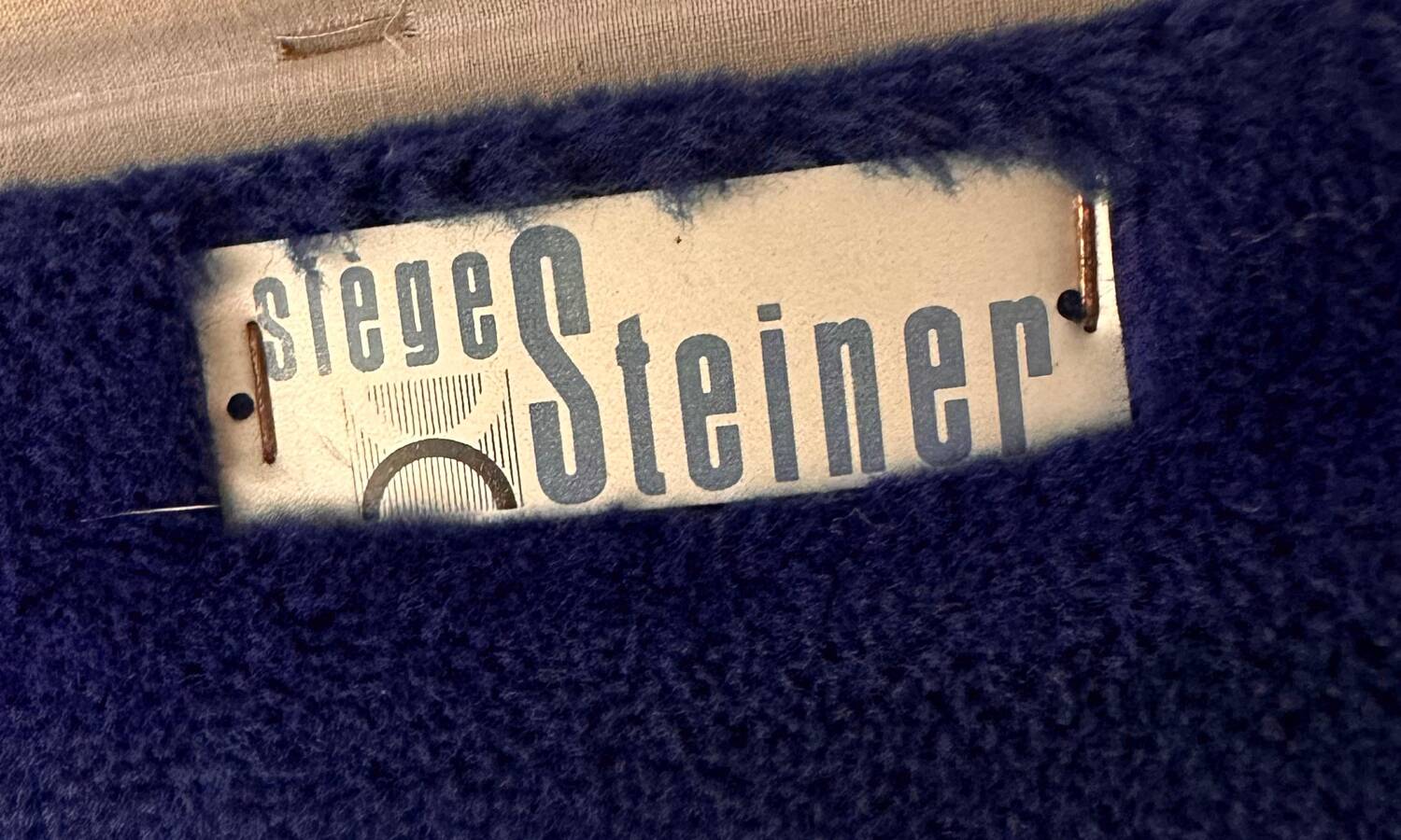 Paire de fauteuils Galion bleu royal de Steiner (années 1950)