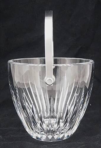 Baccarat Massena model, ice bucket, ice cubes, crystal, signed, excellent condition.