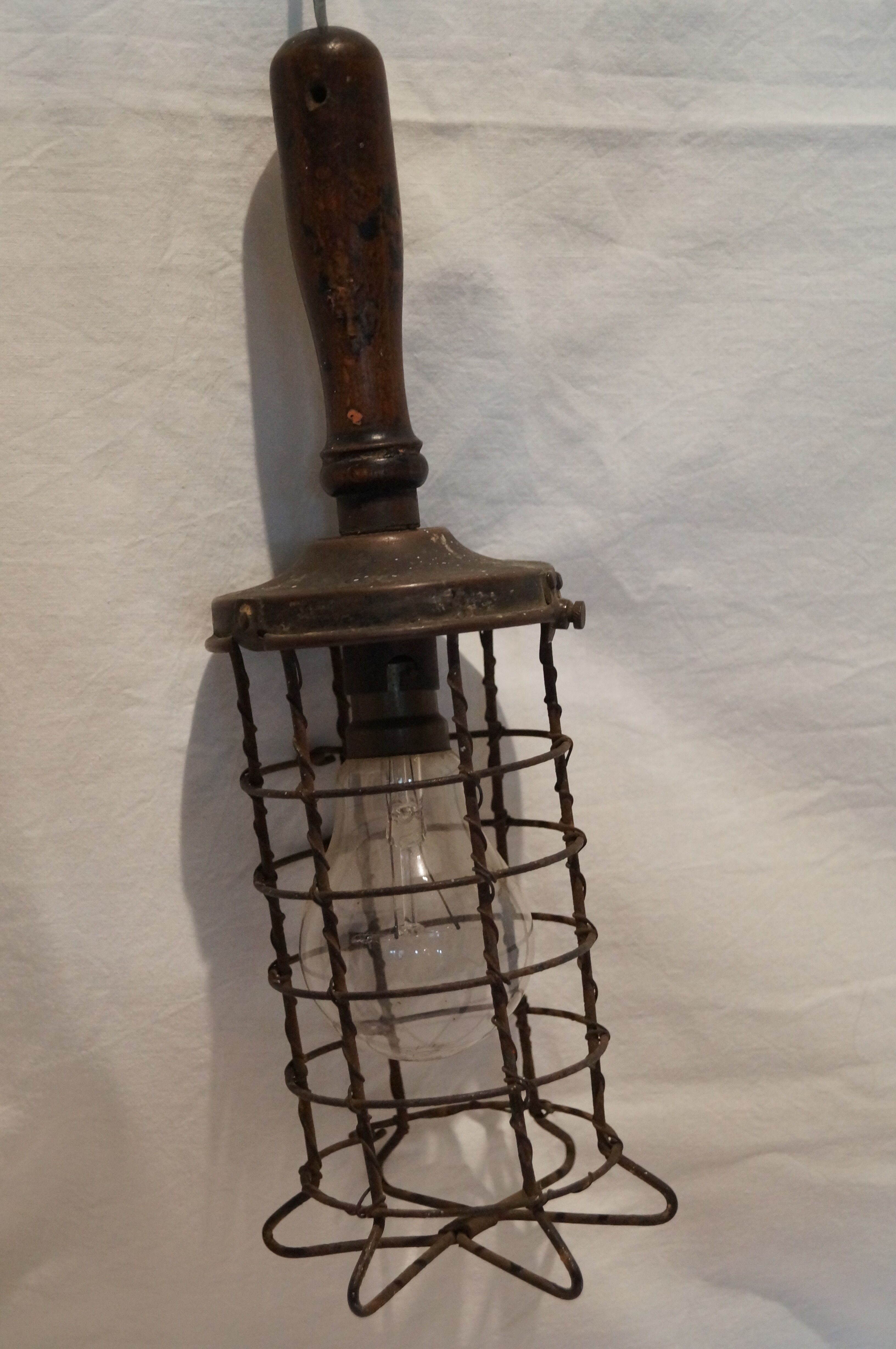 Lampe balladeuse manche en bois