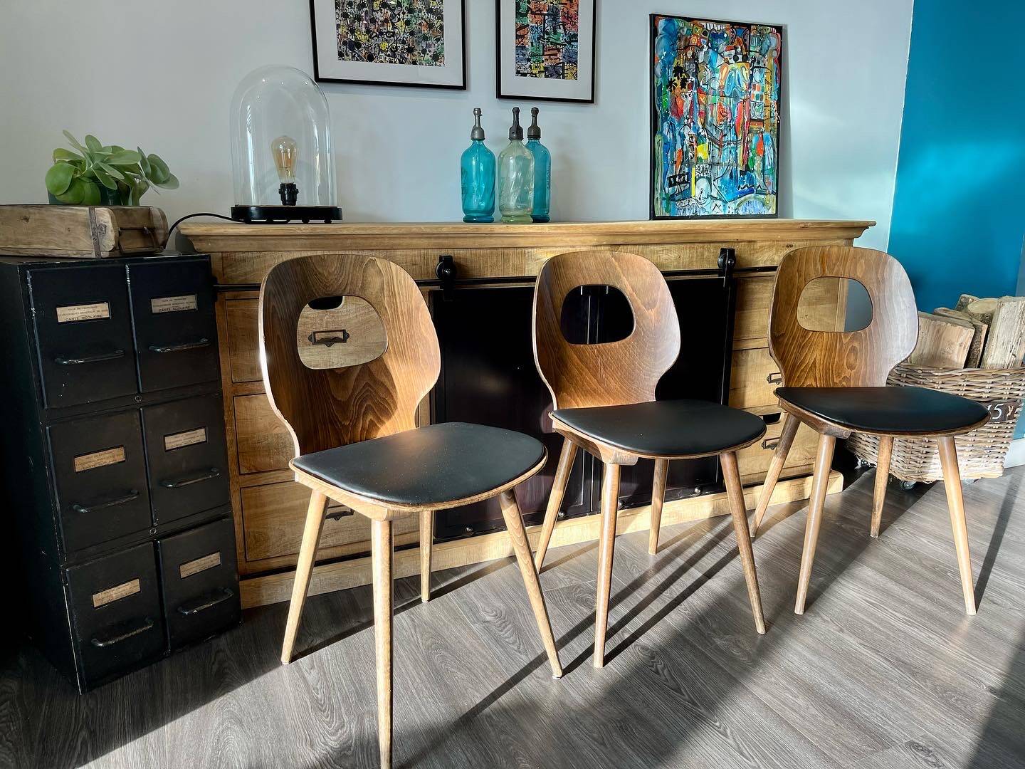 Série de 3 chaises bistrot Baumann