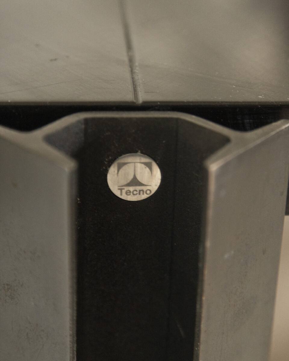 TABLE VINTAGE ANNÉES 70 MOD T210 DESIGN TECNO POUR OSVALDO BORSANI