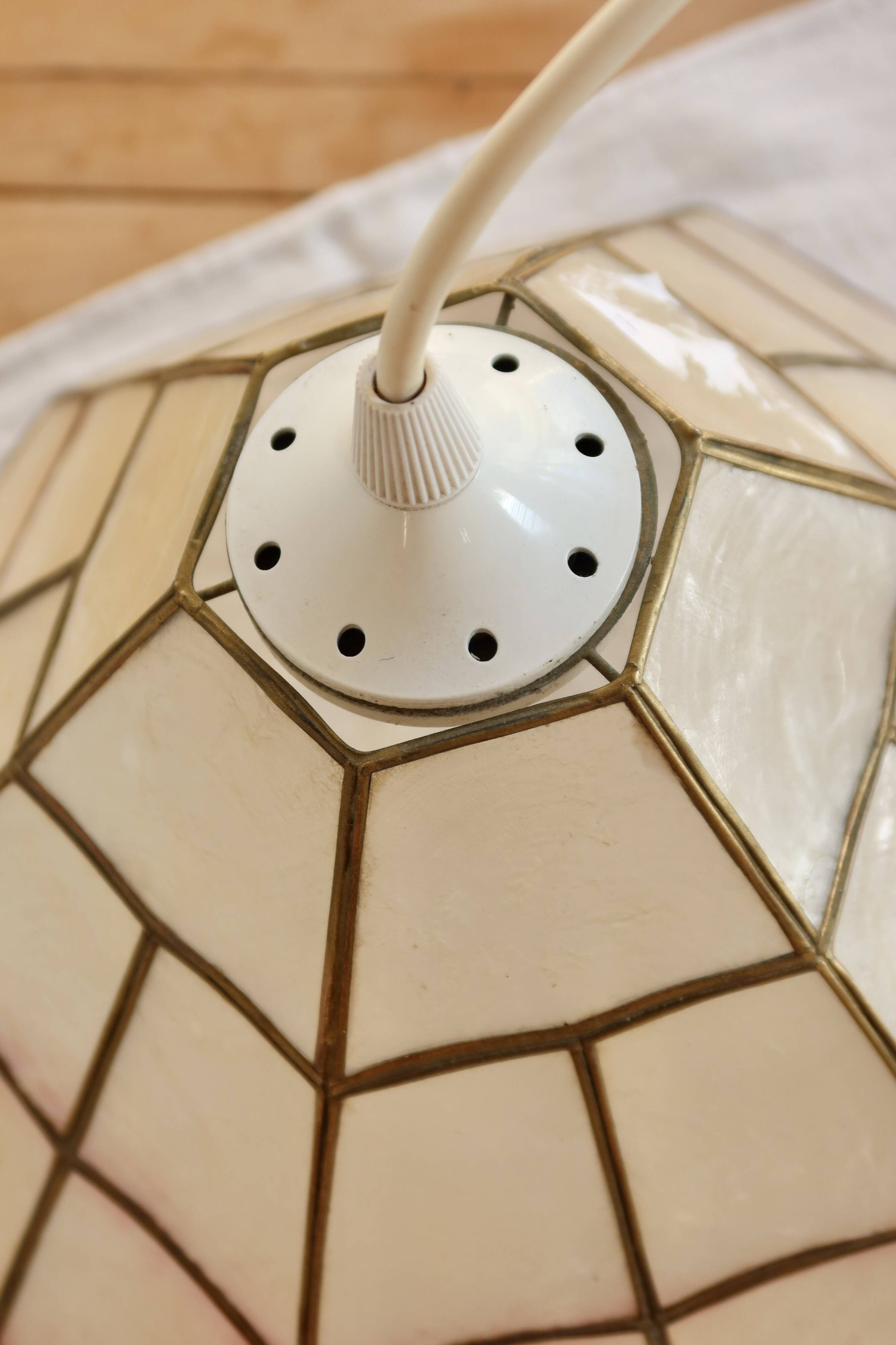 Vintage suspension in pink mother-of-pearl – Stained glass style