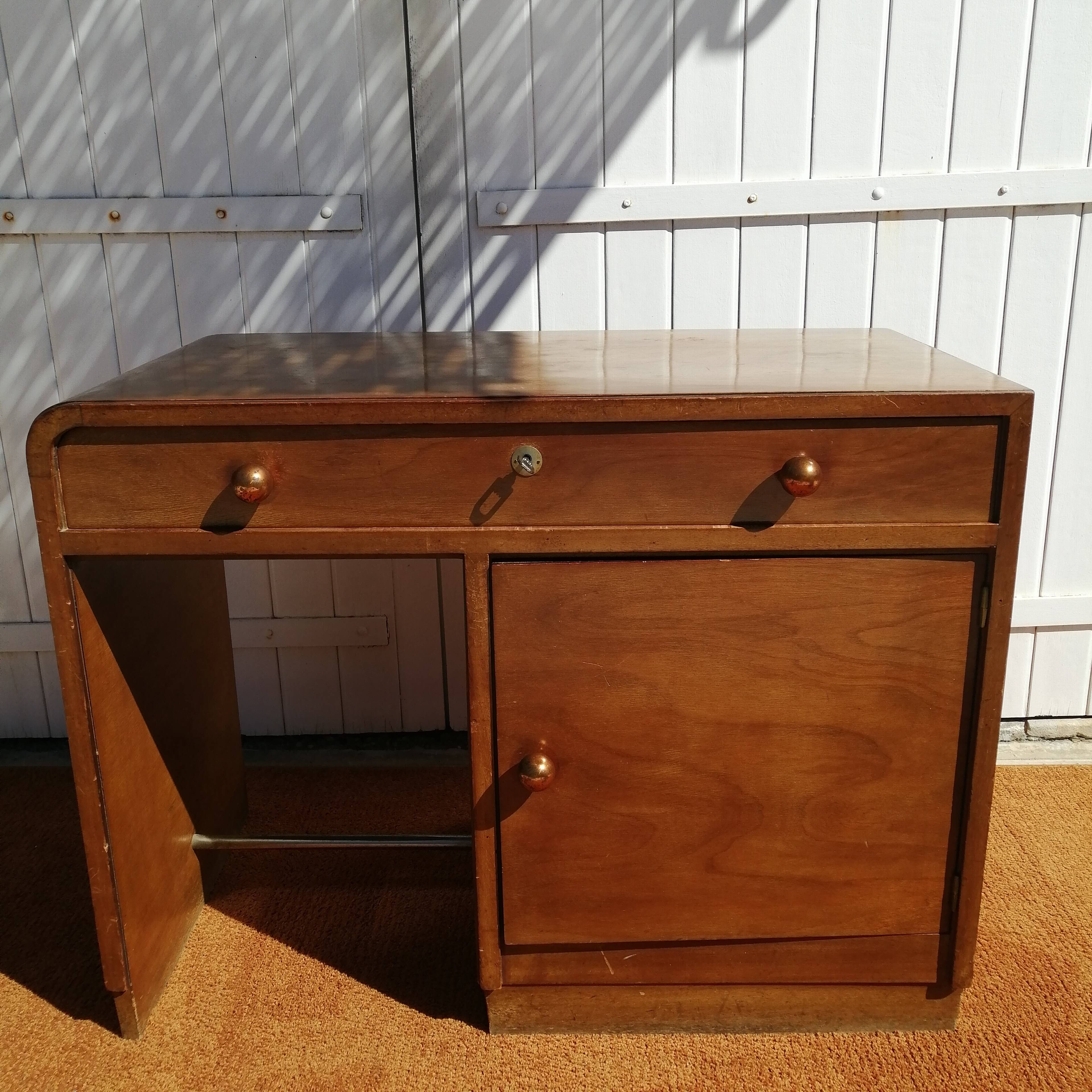 Art deco desk