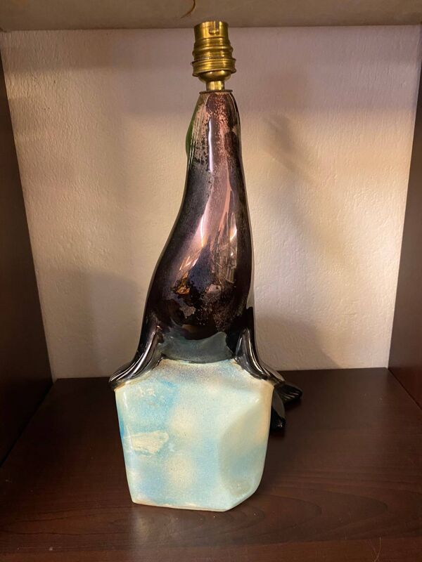 Lampe otarie en céramique années 50 email vernis noir signée