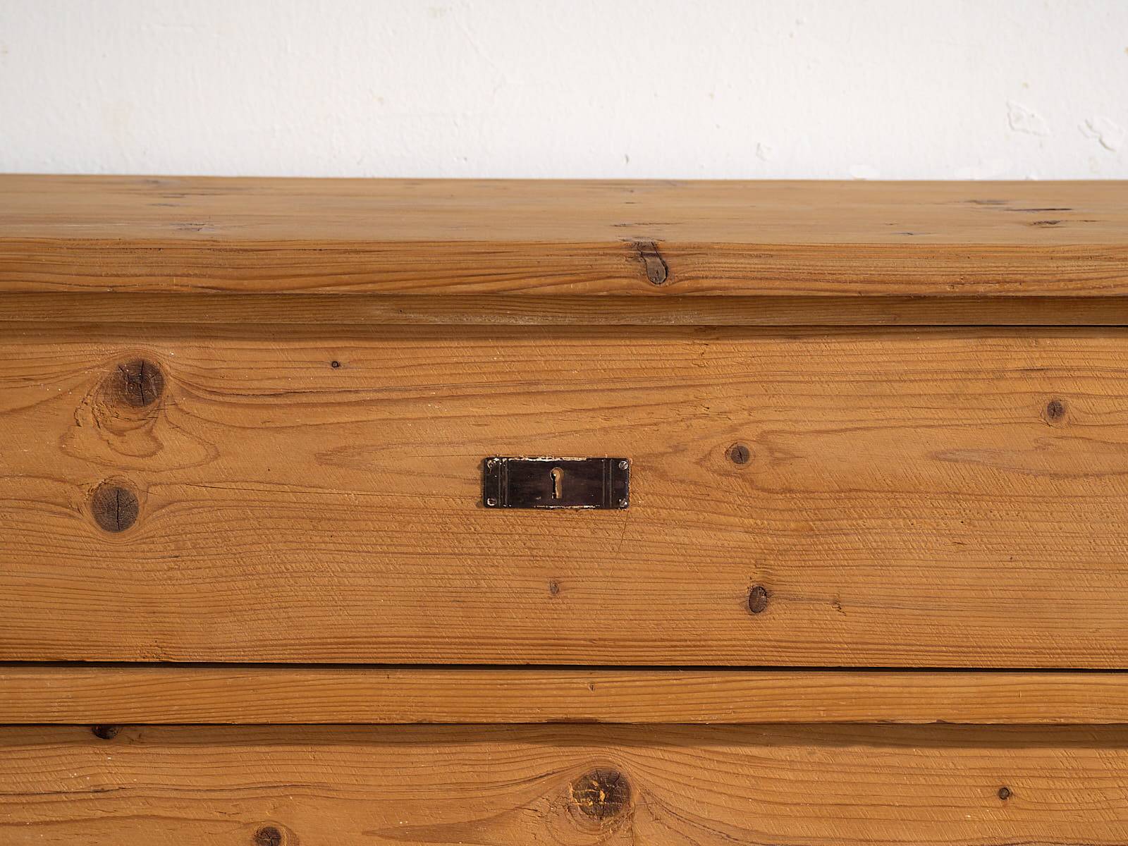 Antique French Provençal chest of drawers (c.1920)