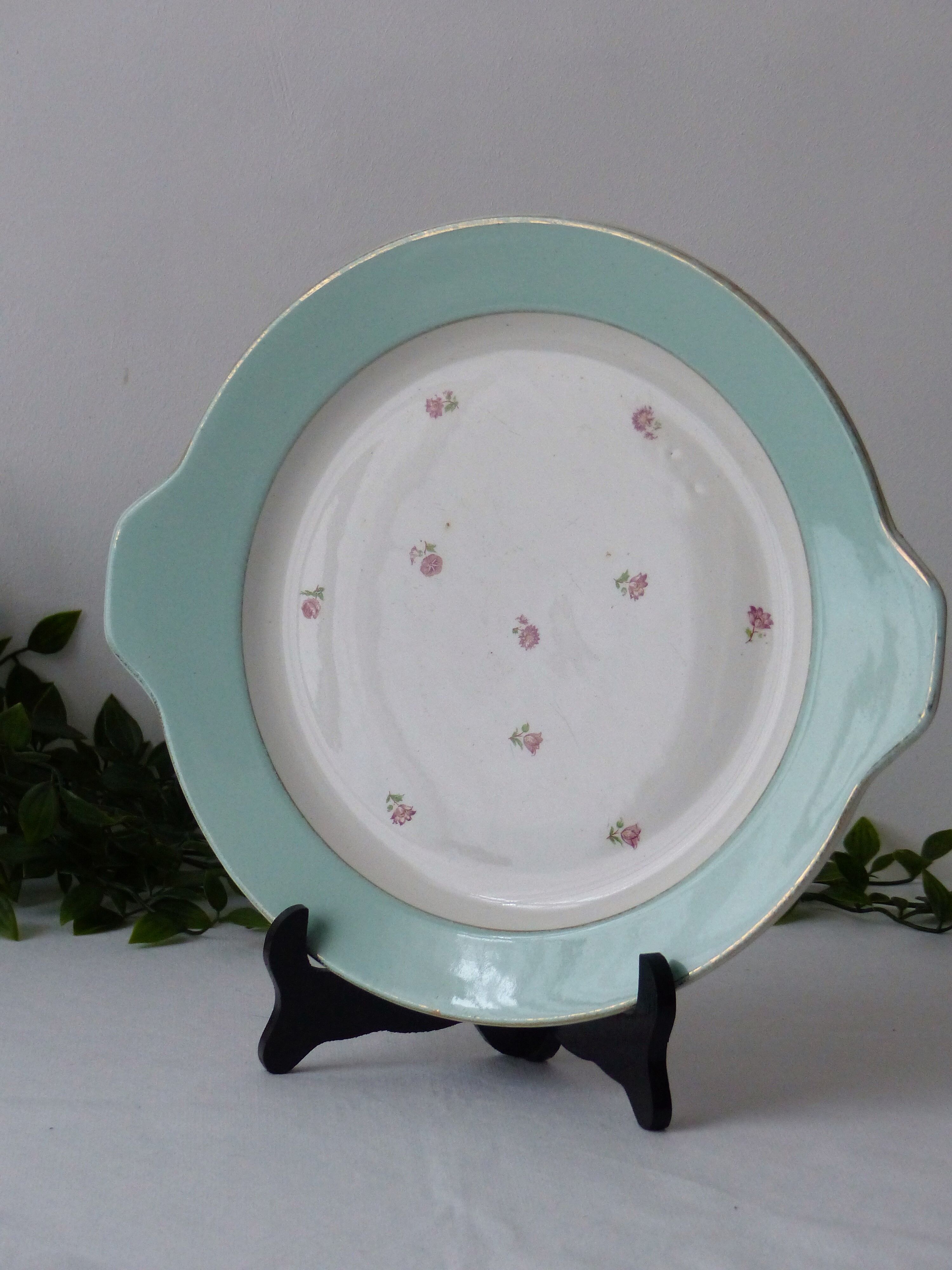 Porcelain presentation dish