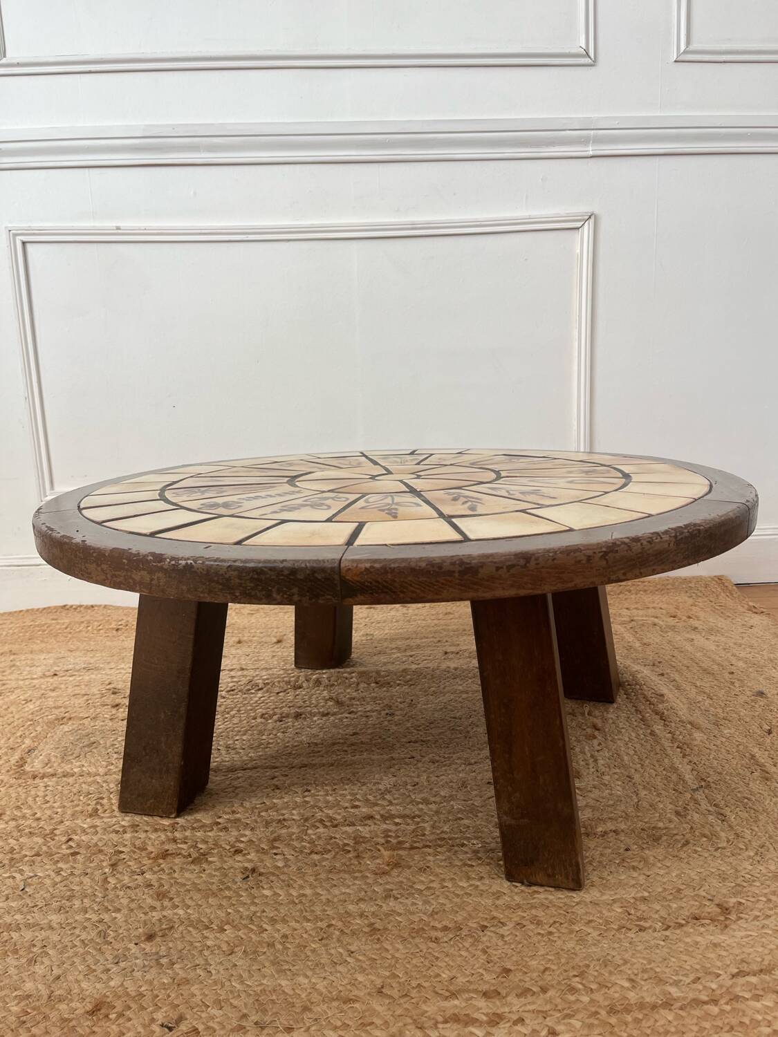 Round coffee table in ceramic and wood in the style of Roger Capron.
