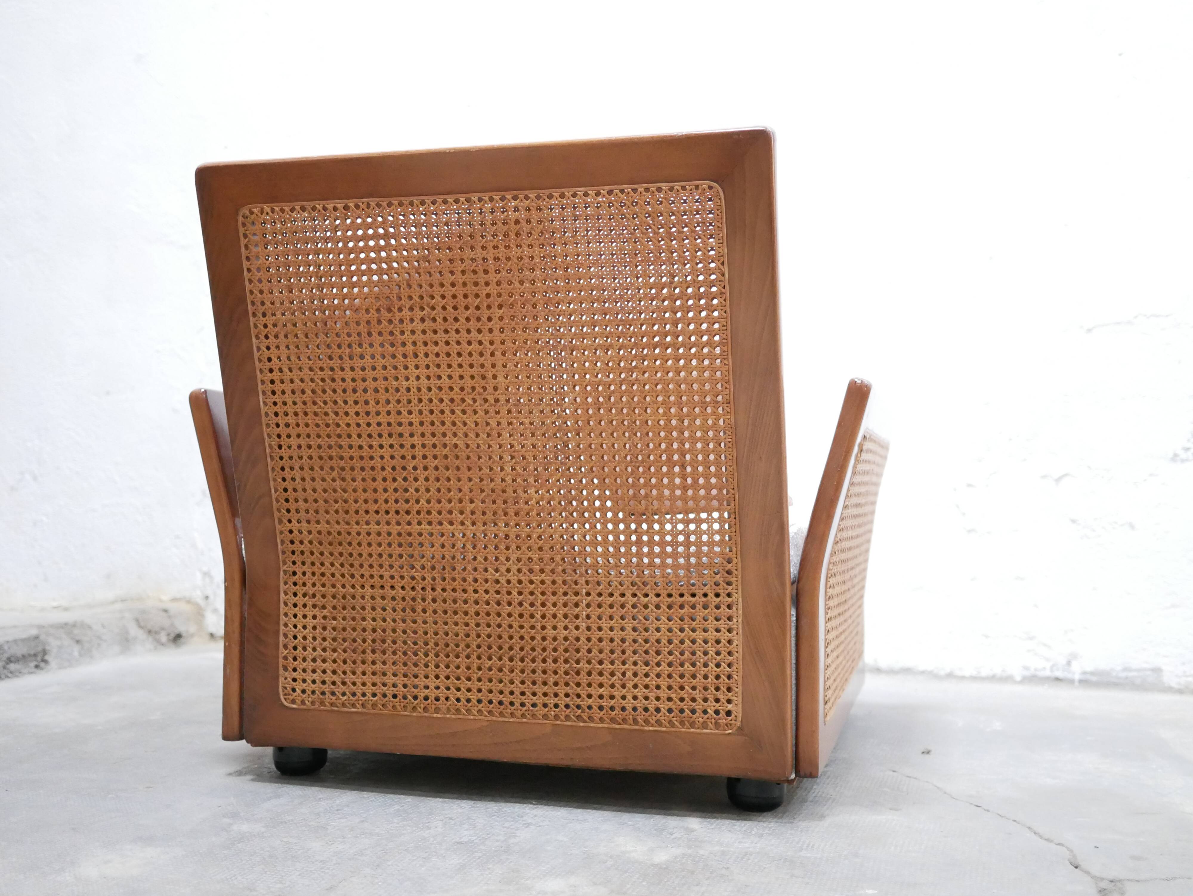 Fauteuil vintage en bois et cannage