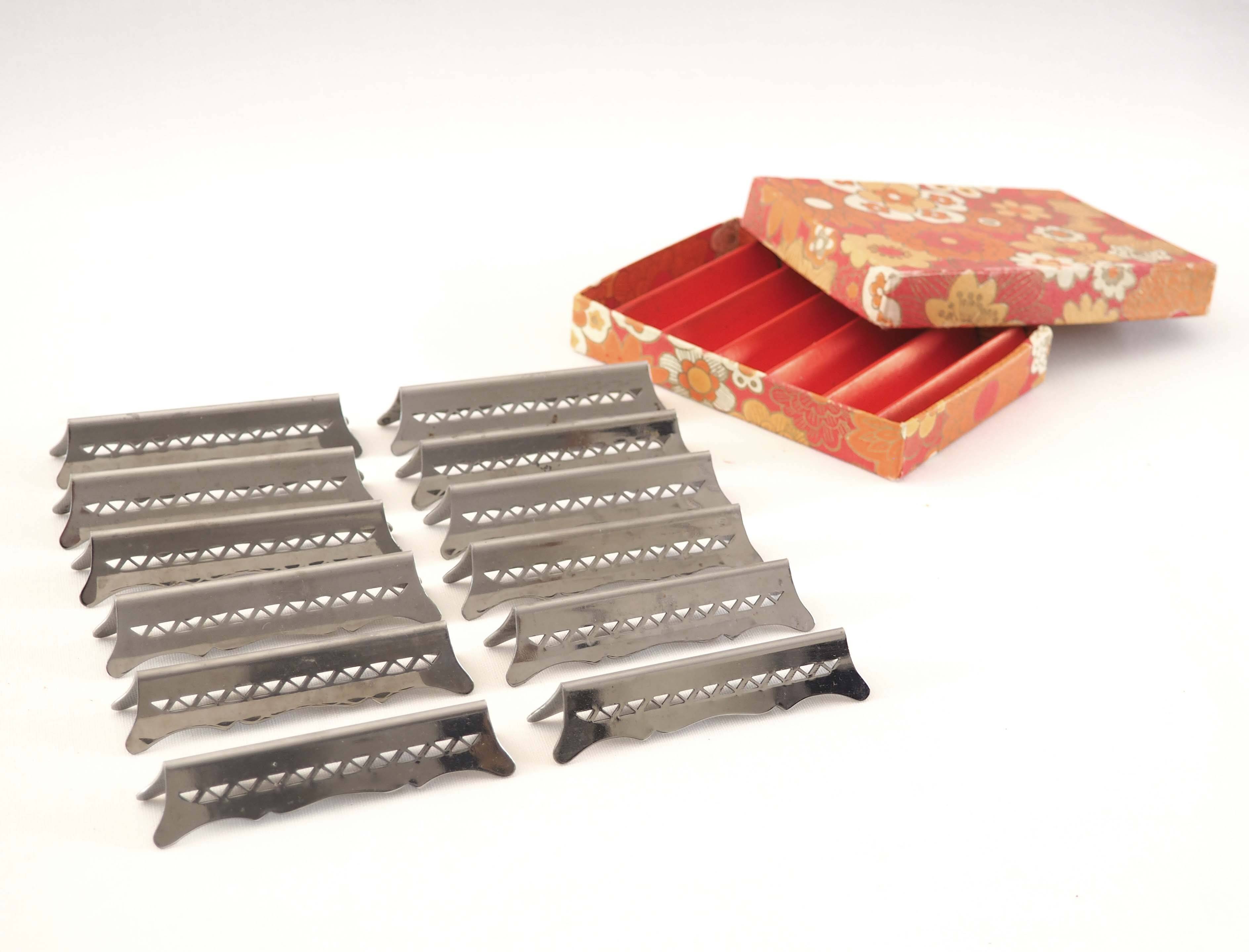 12 chrome metal knife holders