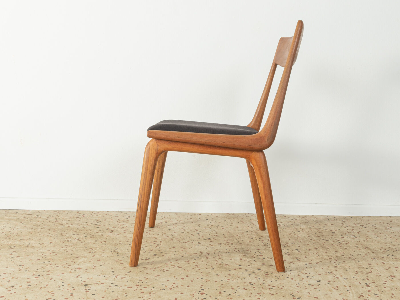 Boomerang Dining chairs by Alfred Christensen
