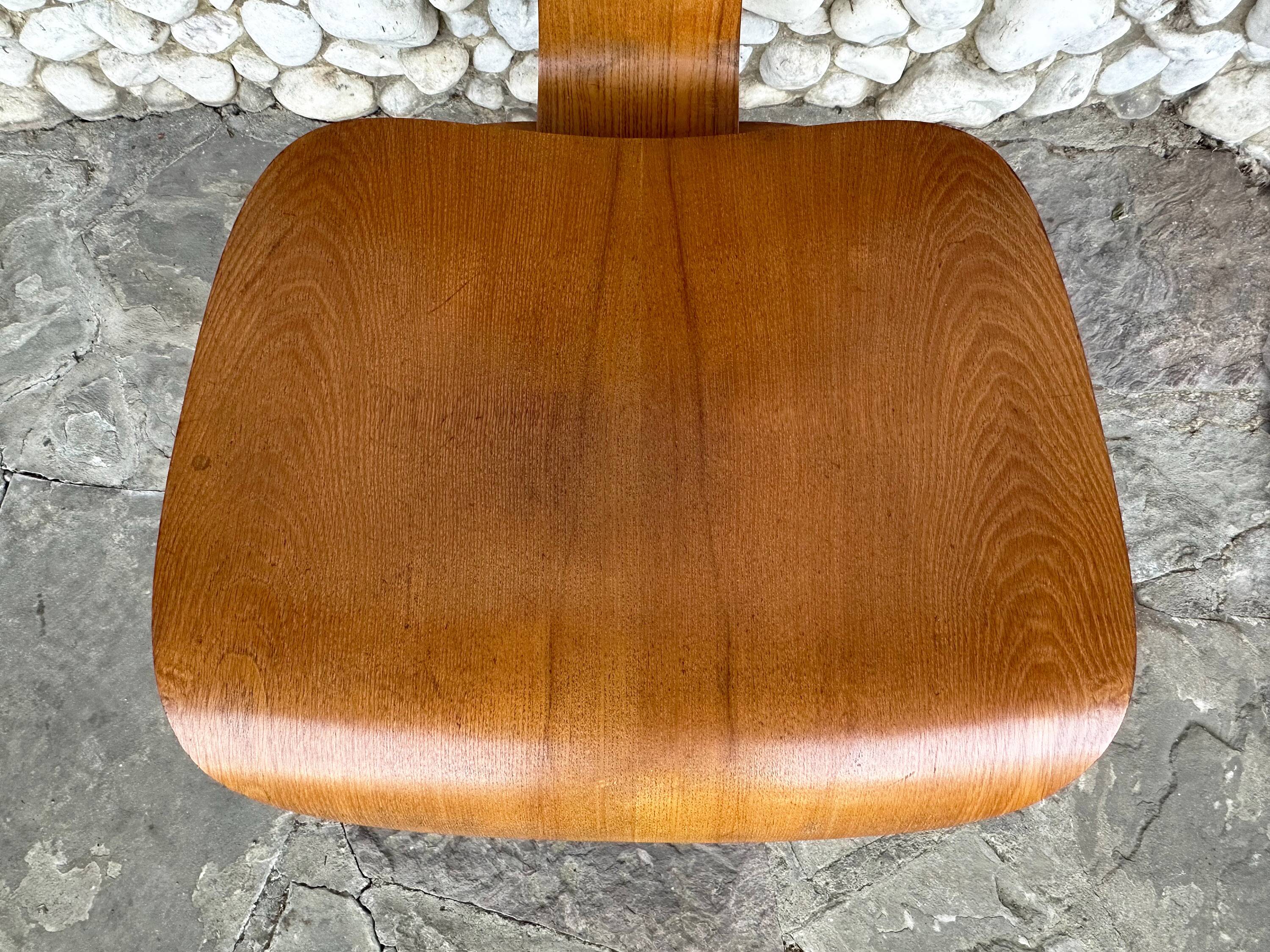 DCW chair in walnut by Charles & Ray Eames for Herman Miller, 1950-53