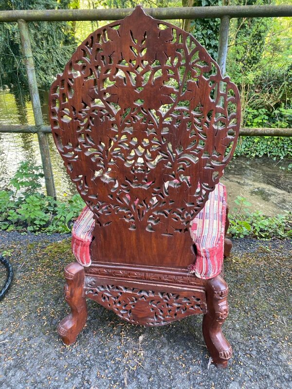 Petit fauteuil Anglo indien en bois exotique