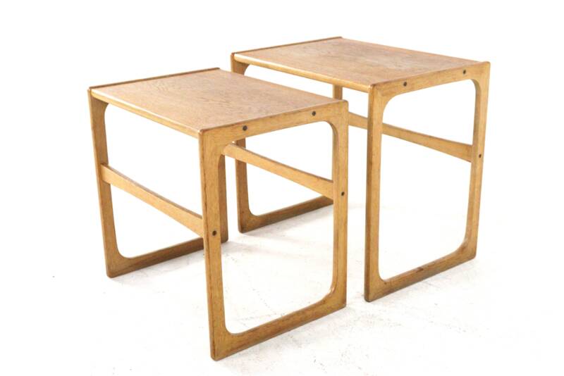Ensemble de 2 tables gigognes en chêne - design danois - moderne du milieu du siècle