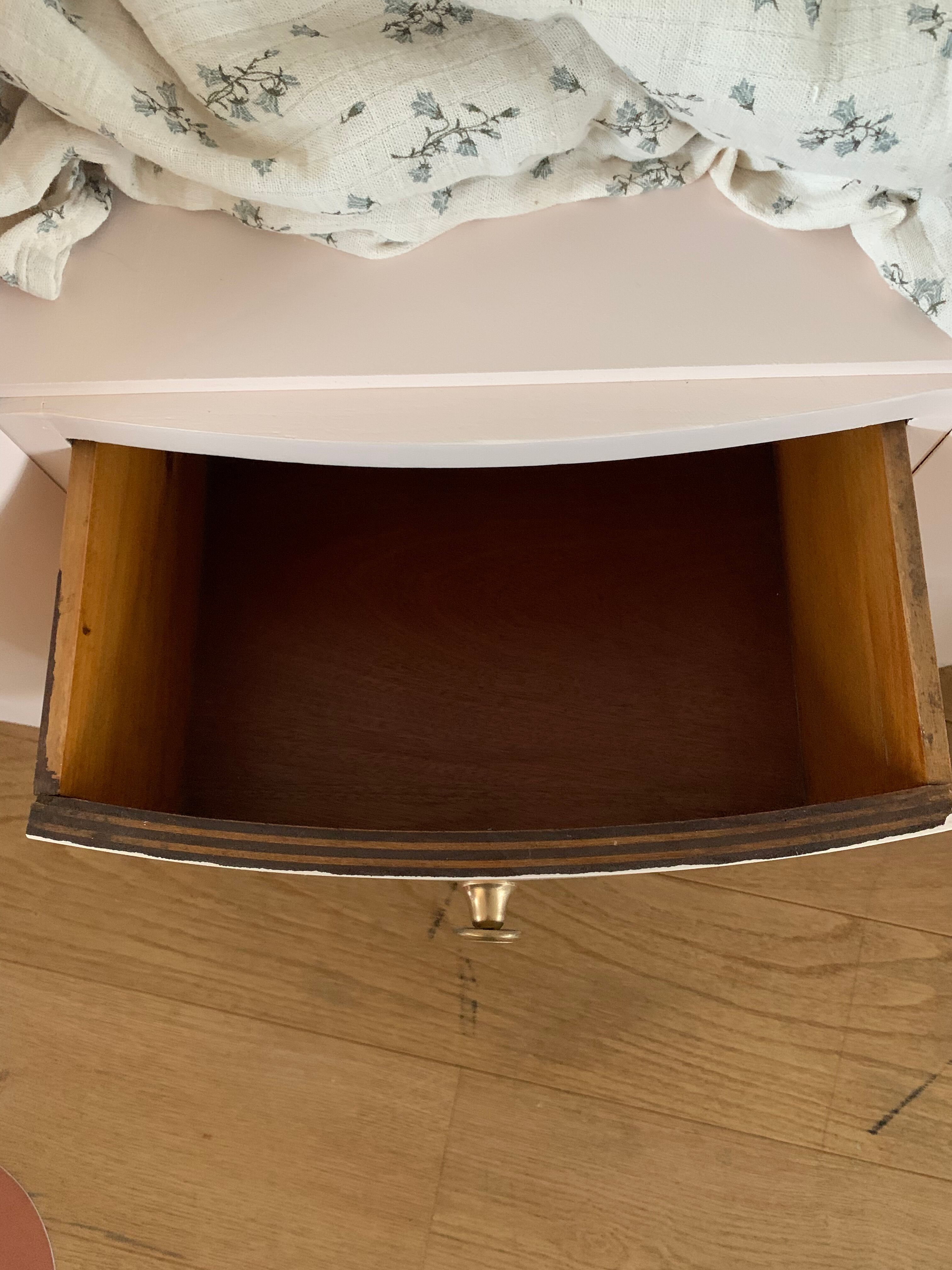 Commode coiffeuse rose