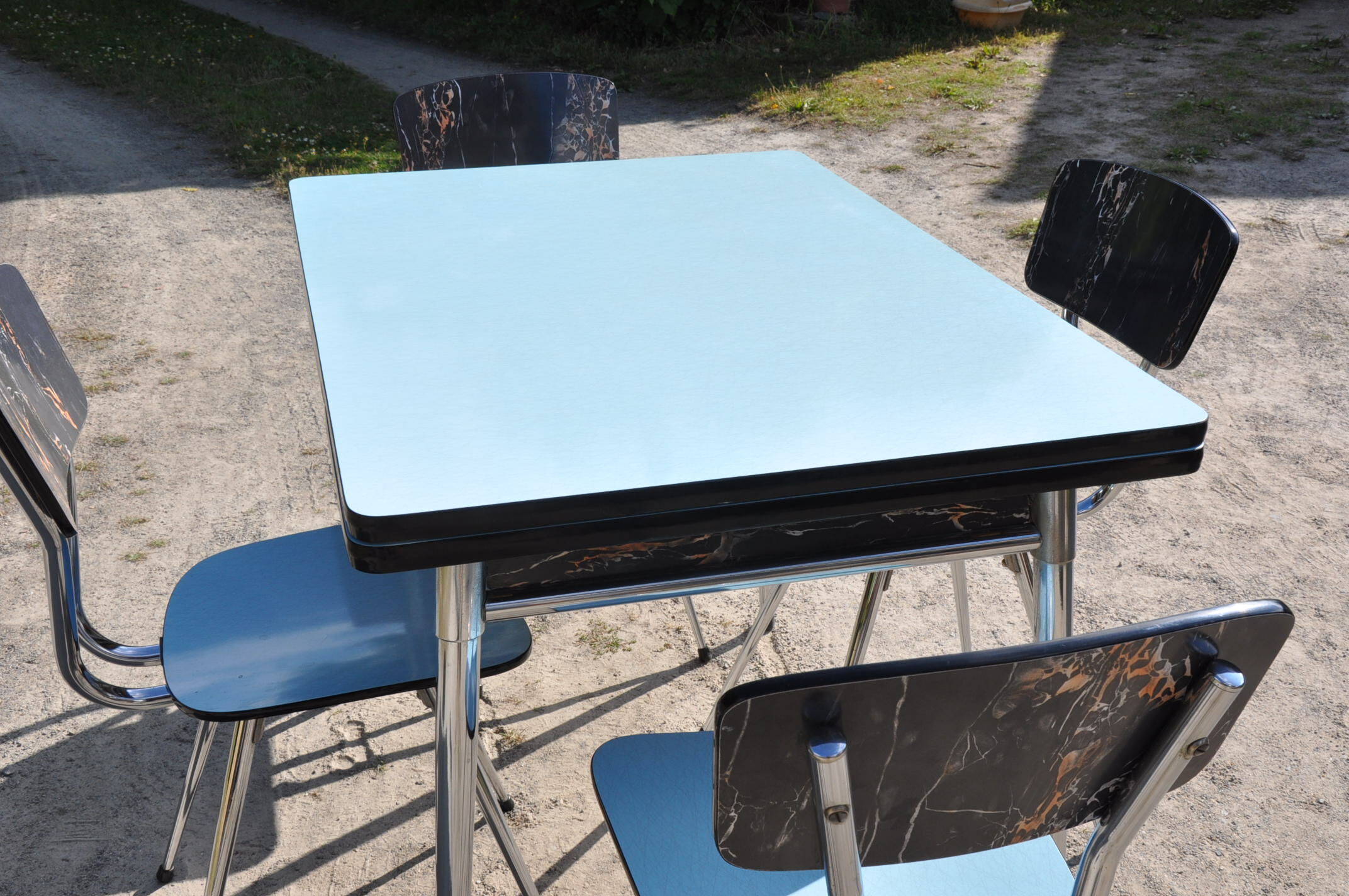 Tables et chaises en formica Tublac