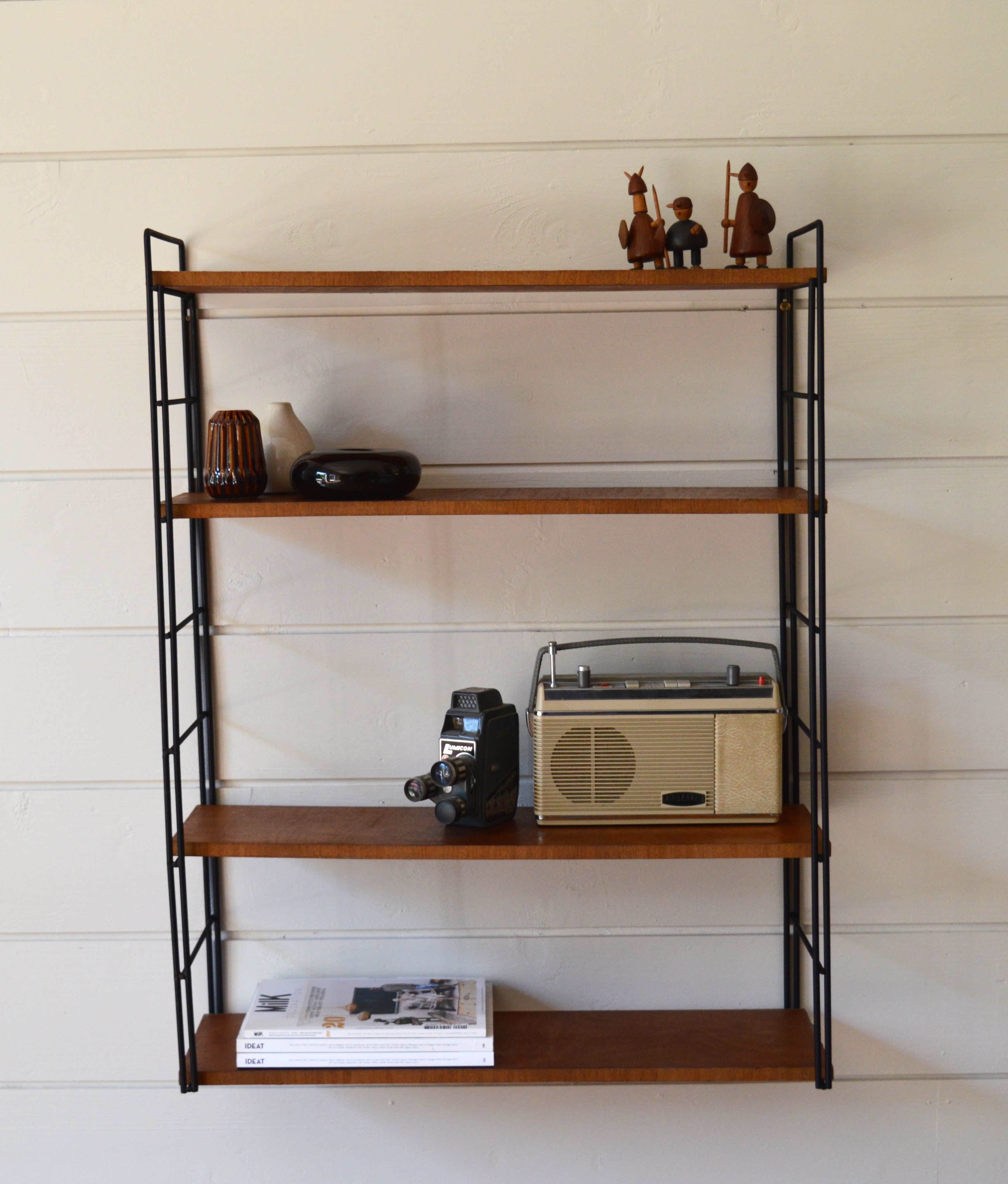 String shelf