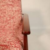Fauteuil scandinave et repose-pieds couleur homard rouge design by H. Lis