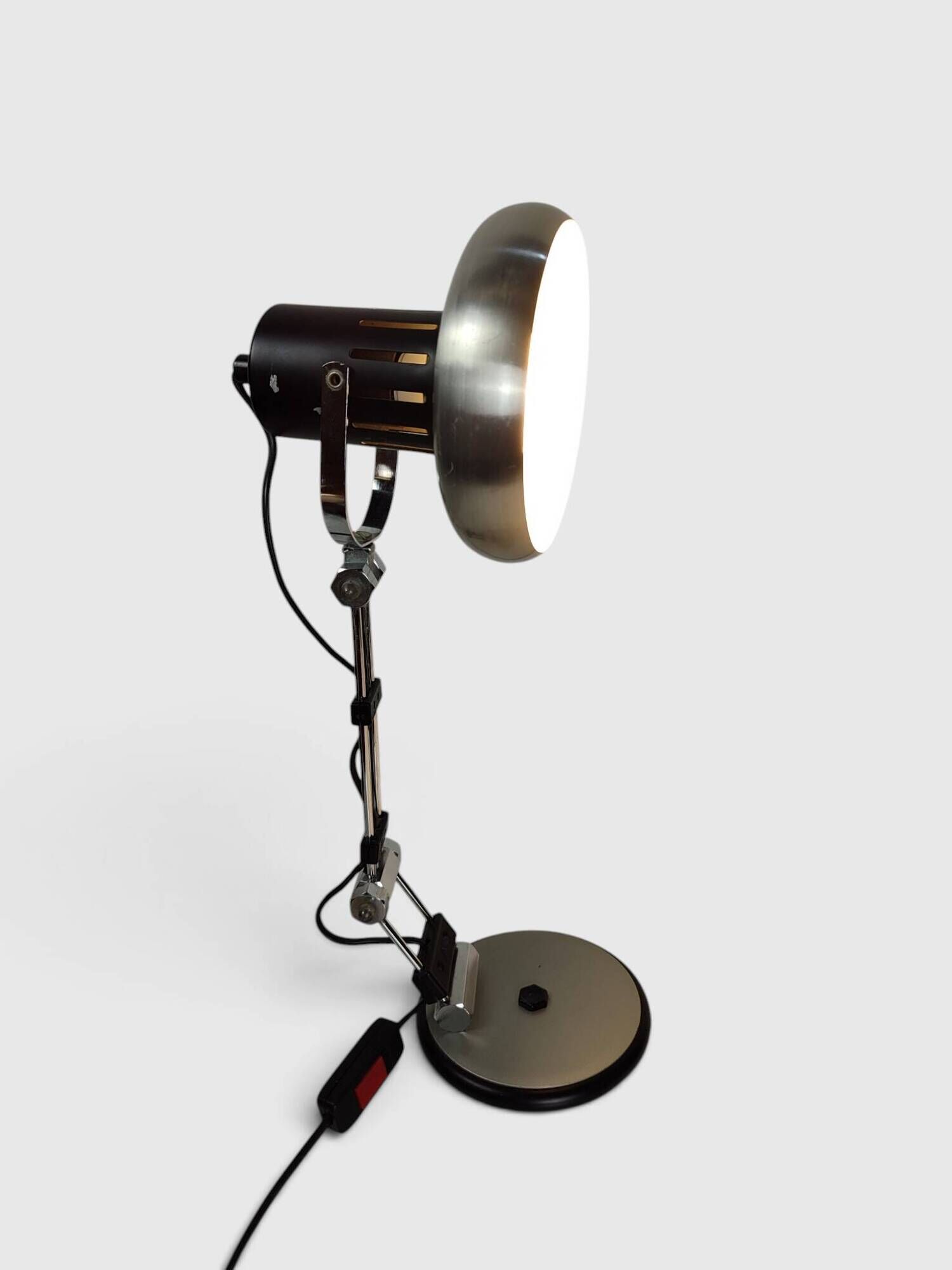 Modernist articulated desk lamp