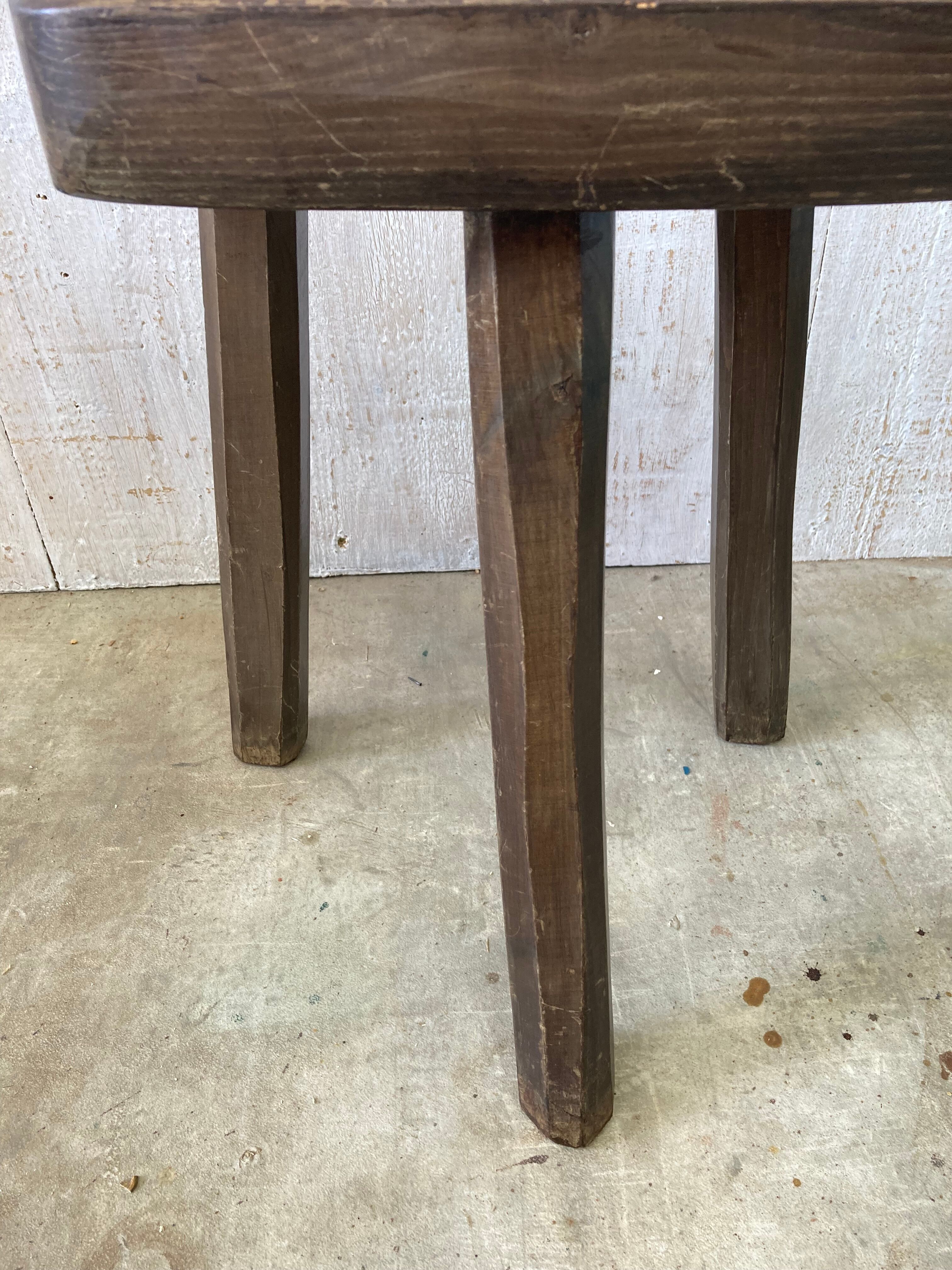 Tabouret de ferme tripode