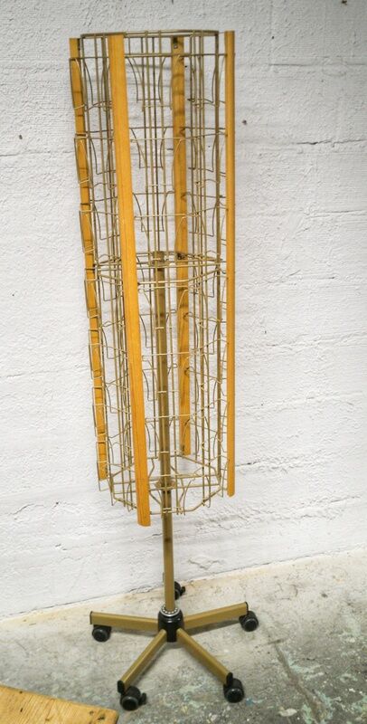 Metal turnstile display