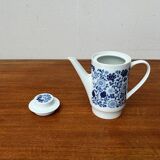 Teapot or coffee pot in German ceramic from the mid-century, Hamburg Form 20 series decor Blumenspiel by Lieselotte Kantner for Melitta, 1960s.