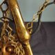 Lustre ancien en bronze avec son globe