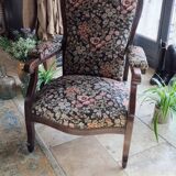 Fauteuil Voltaire ancien avec revêtement en tissu de qualité